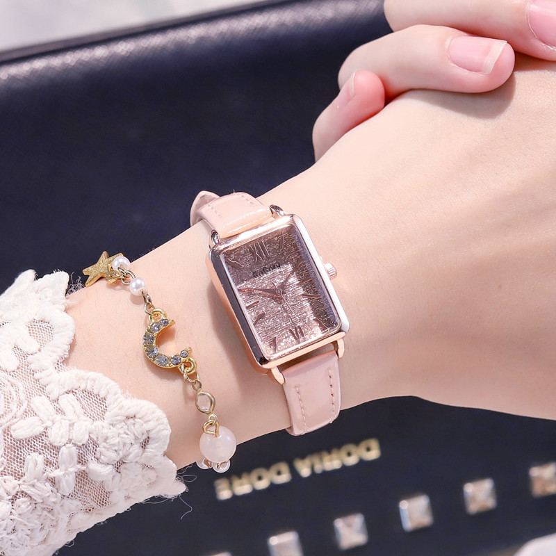 女性の時計 かわいい 生活防水 レザー スクエア レディースウォッチ 女性用 腕時計 クォーツ時計 | ピンク