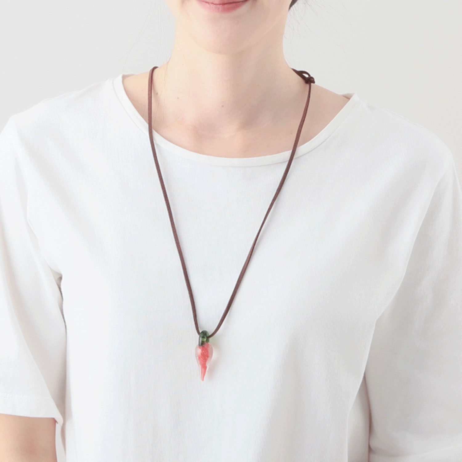 ガラスチリネックレス