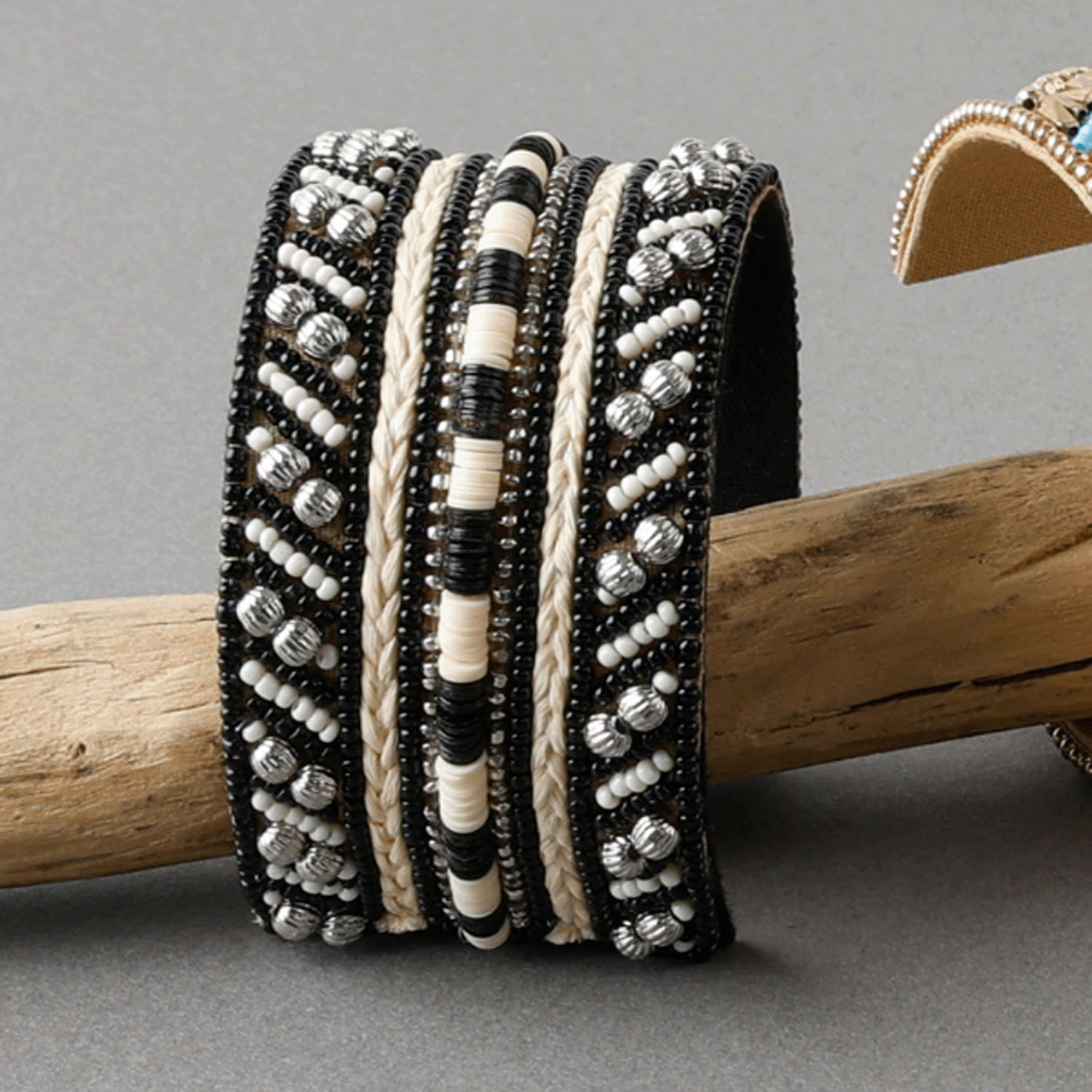 【完売終了】ビーズカフバングル