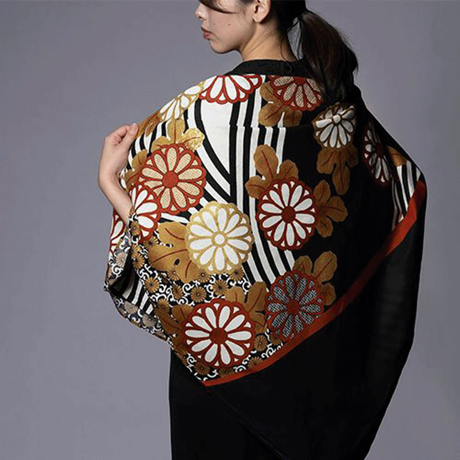 風呂敷120cm 雪月花 菊に流水小袖クロ - 画像7