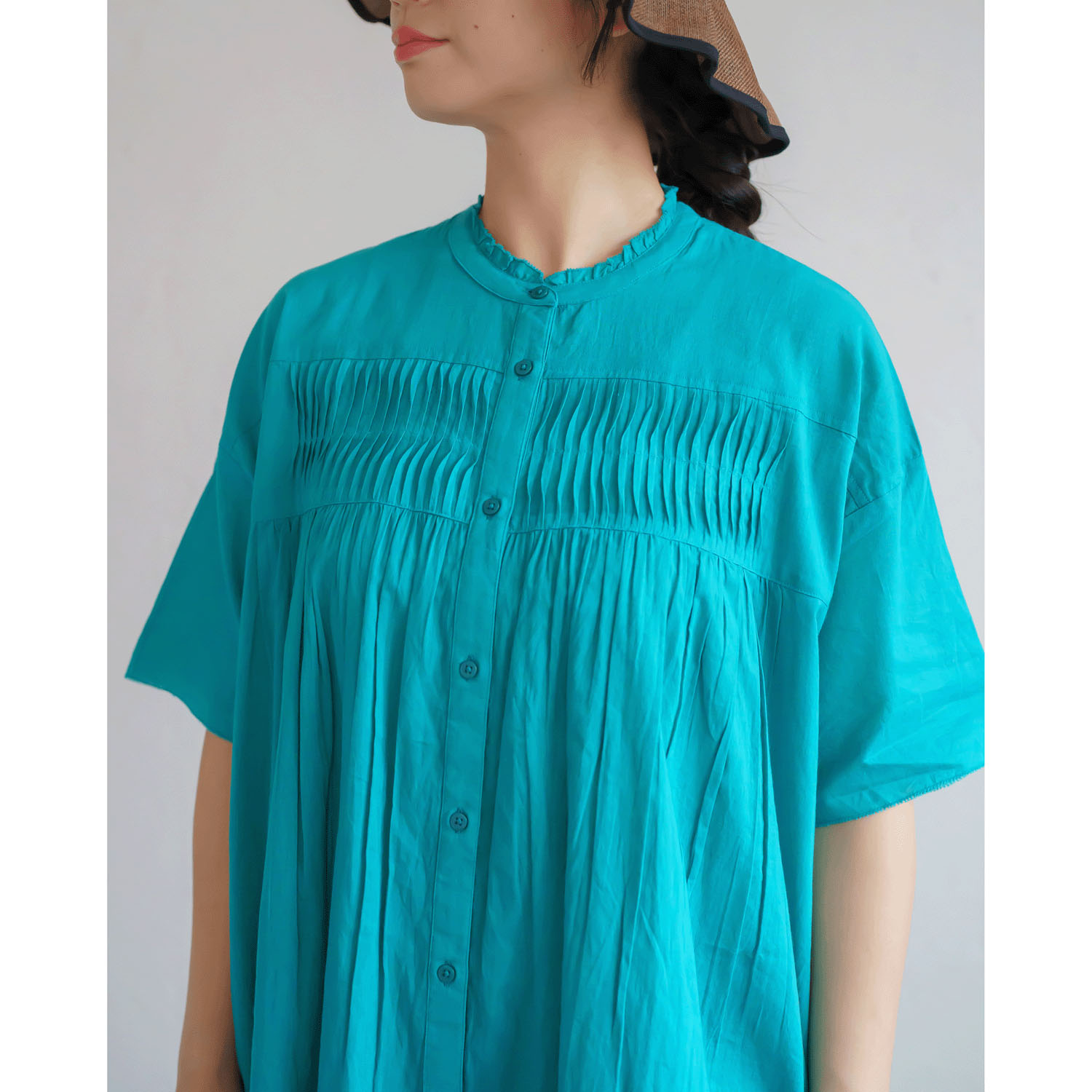 胸元ウェーブピンタック前開きワンピース - 画像11