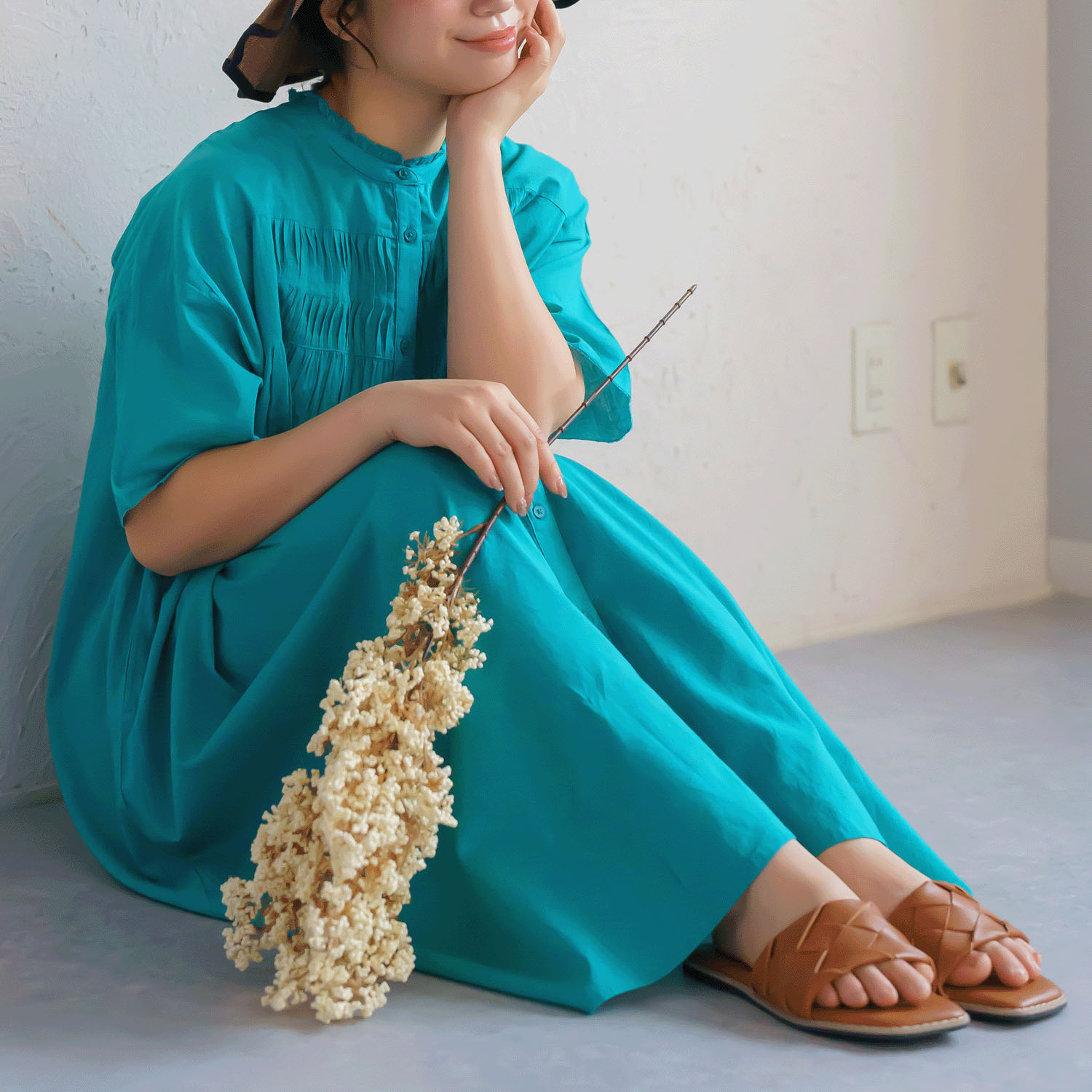 胸元ウェーブピンタック前開きワンピース - 画像10