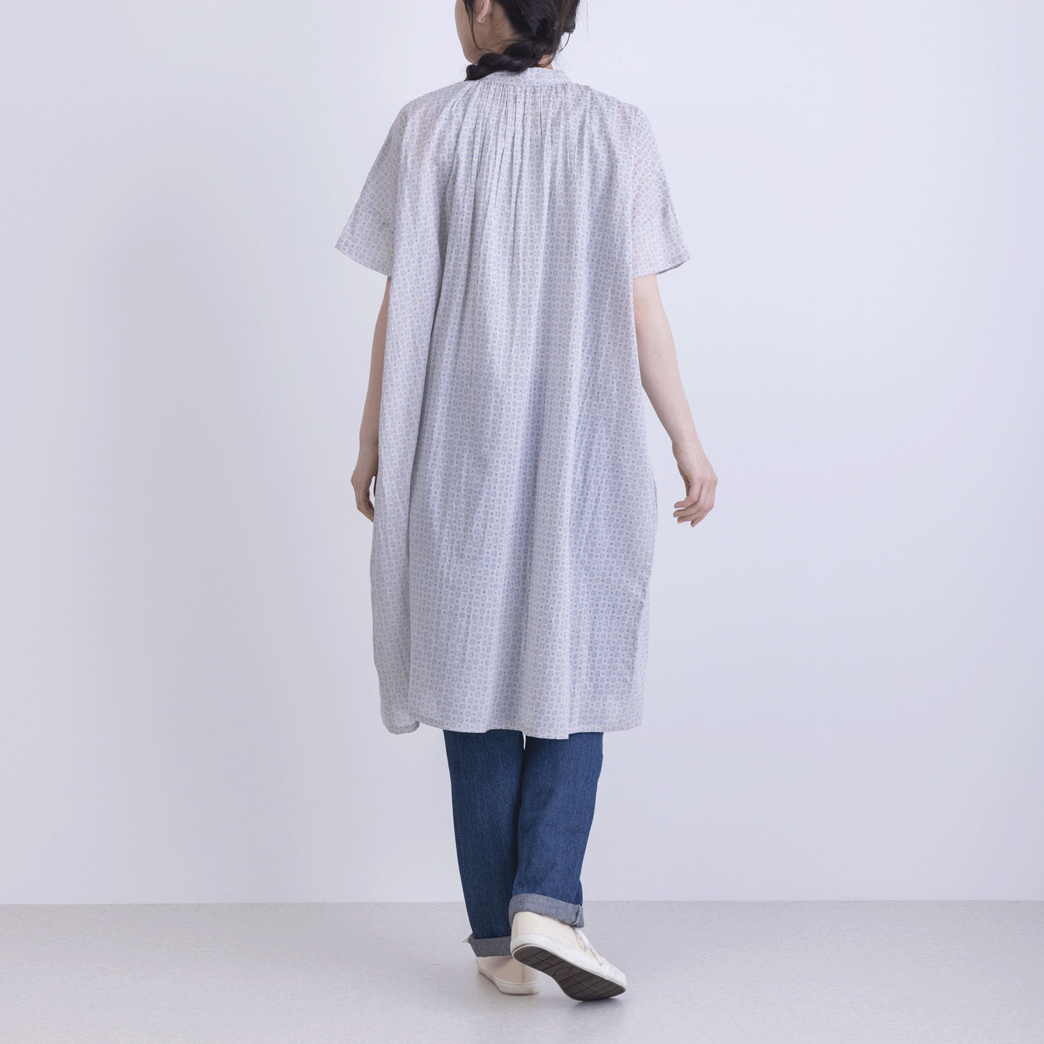 フロントシャーリング5分袖プリントワンピース - 画像3