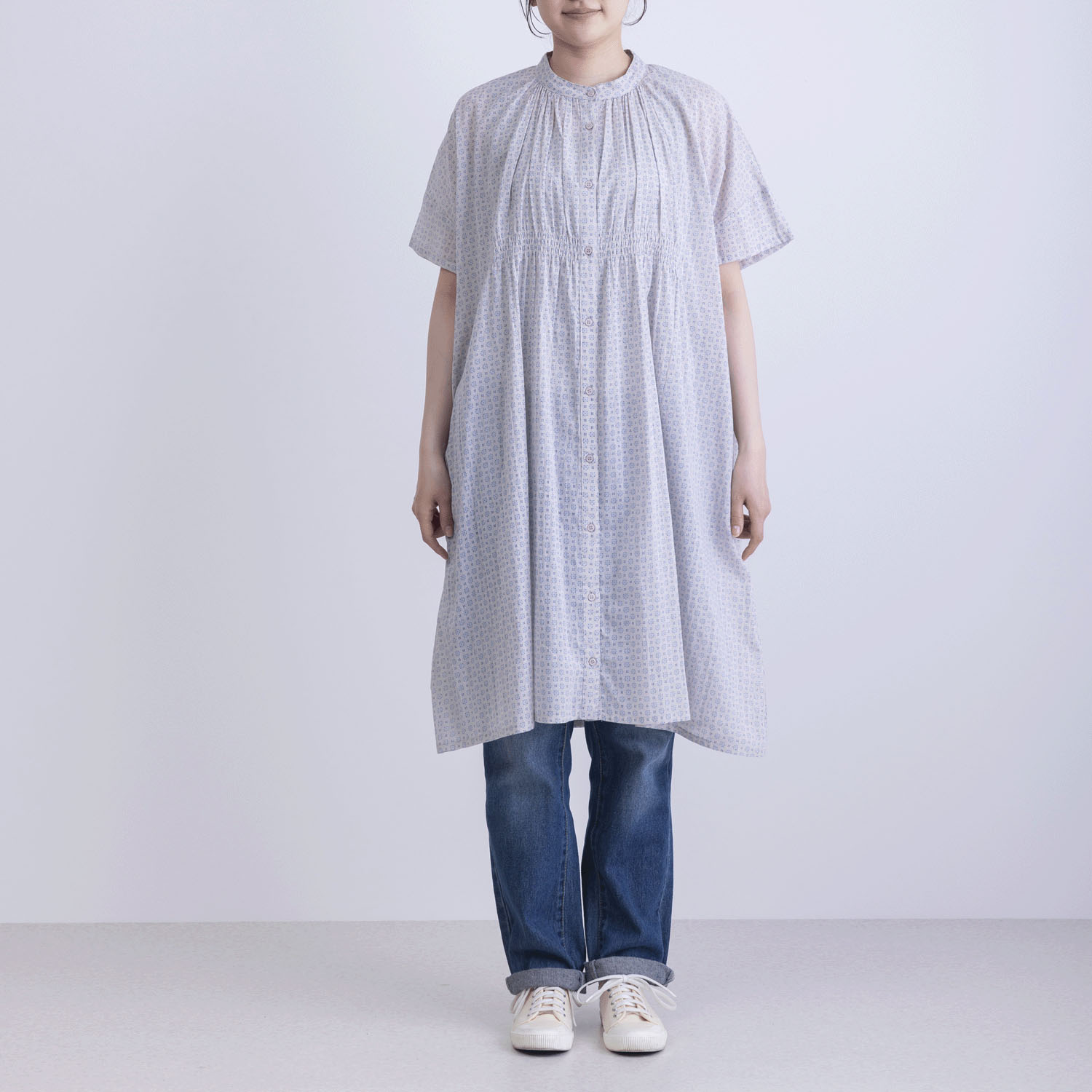 フロントシャーリング5分袖プリントワンピース - 画像1