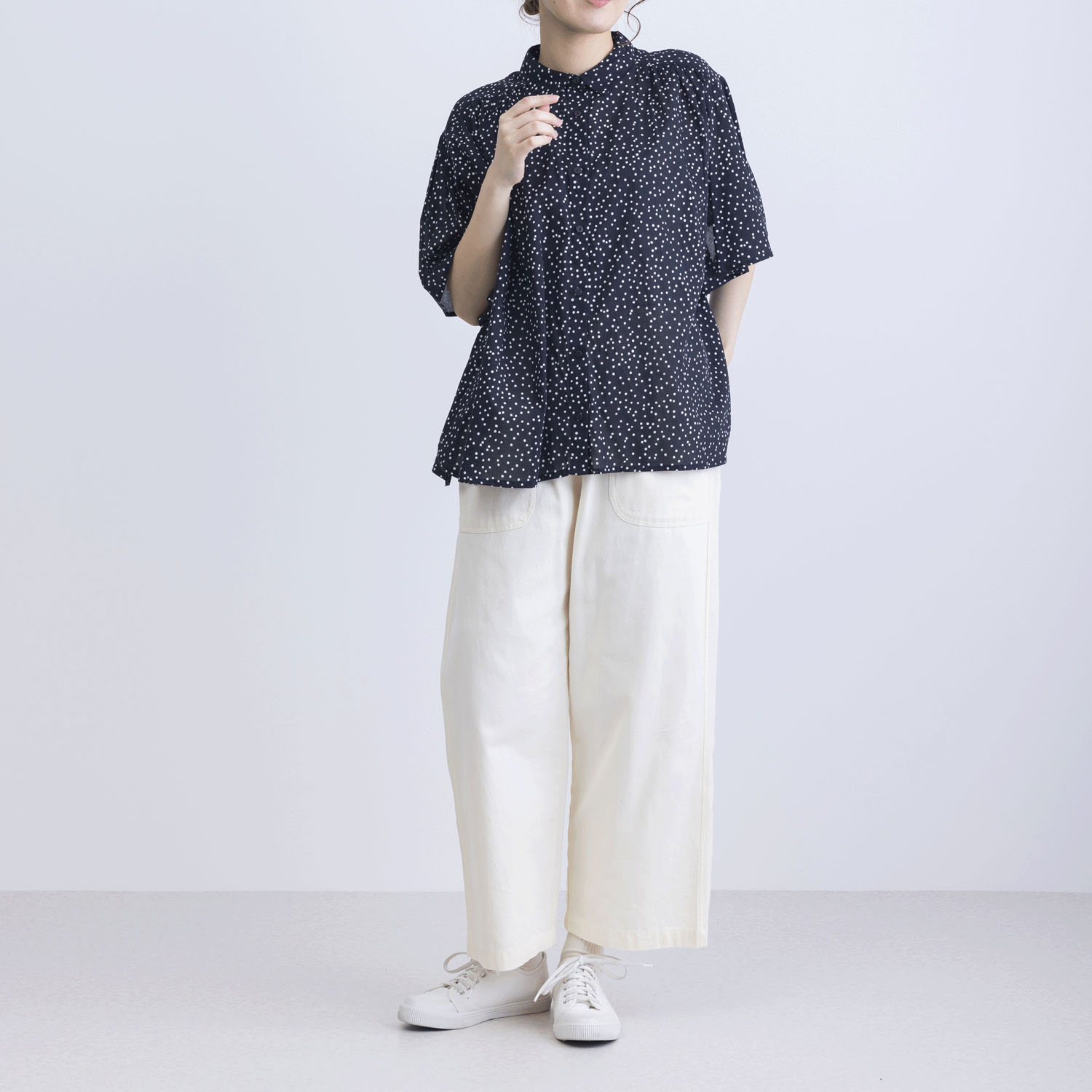 ドットプリントフレアースリーブ5分袖ブラウス - 画像2