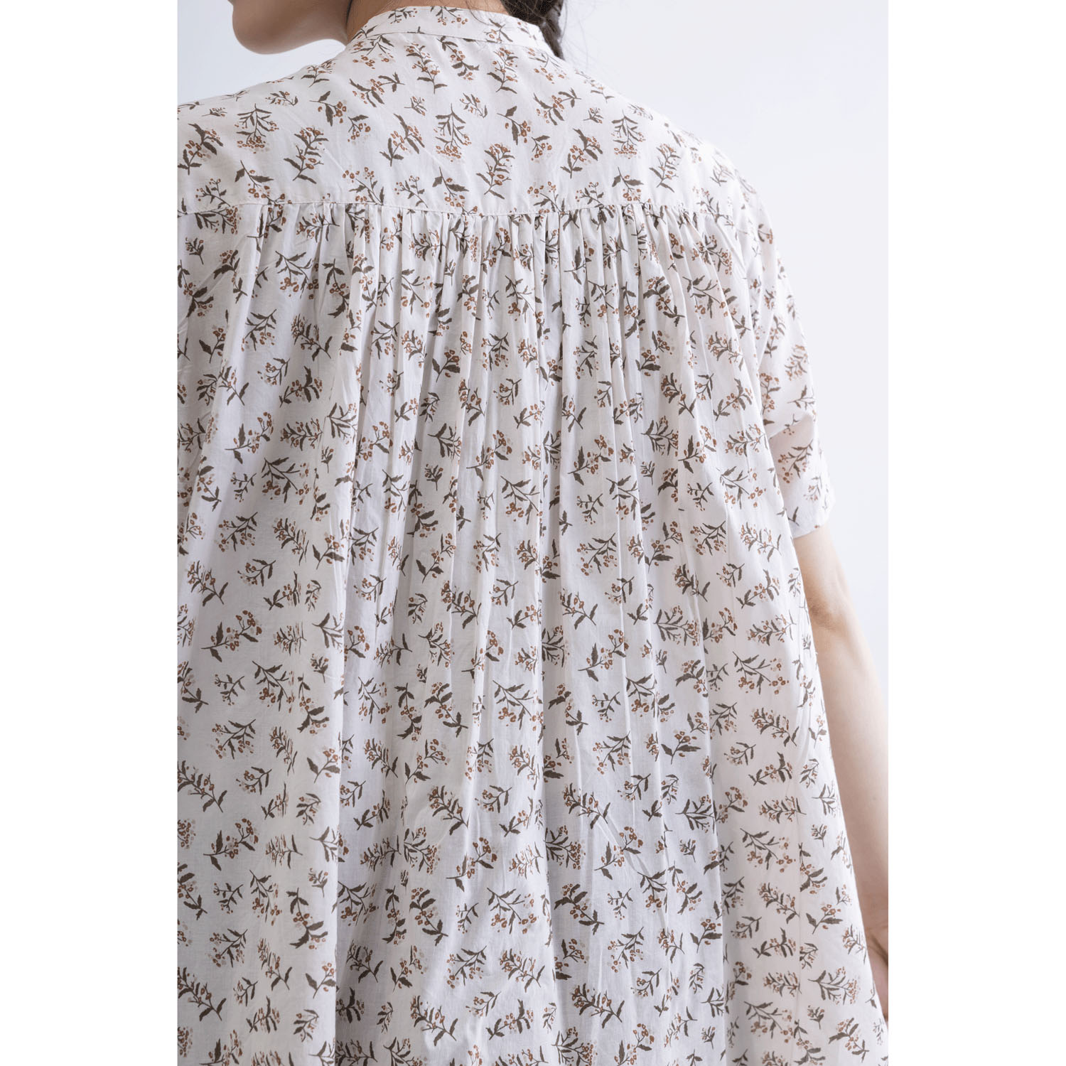 花柄フロントタック5分袖前開きブラウス - 画像11