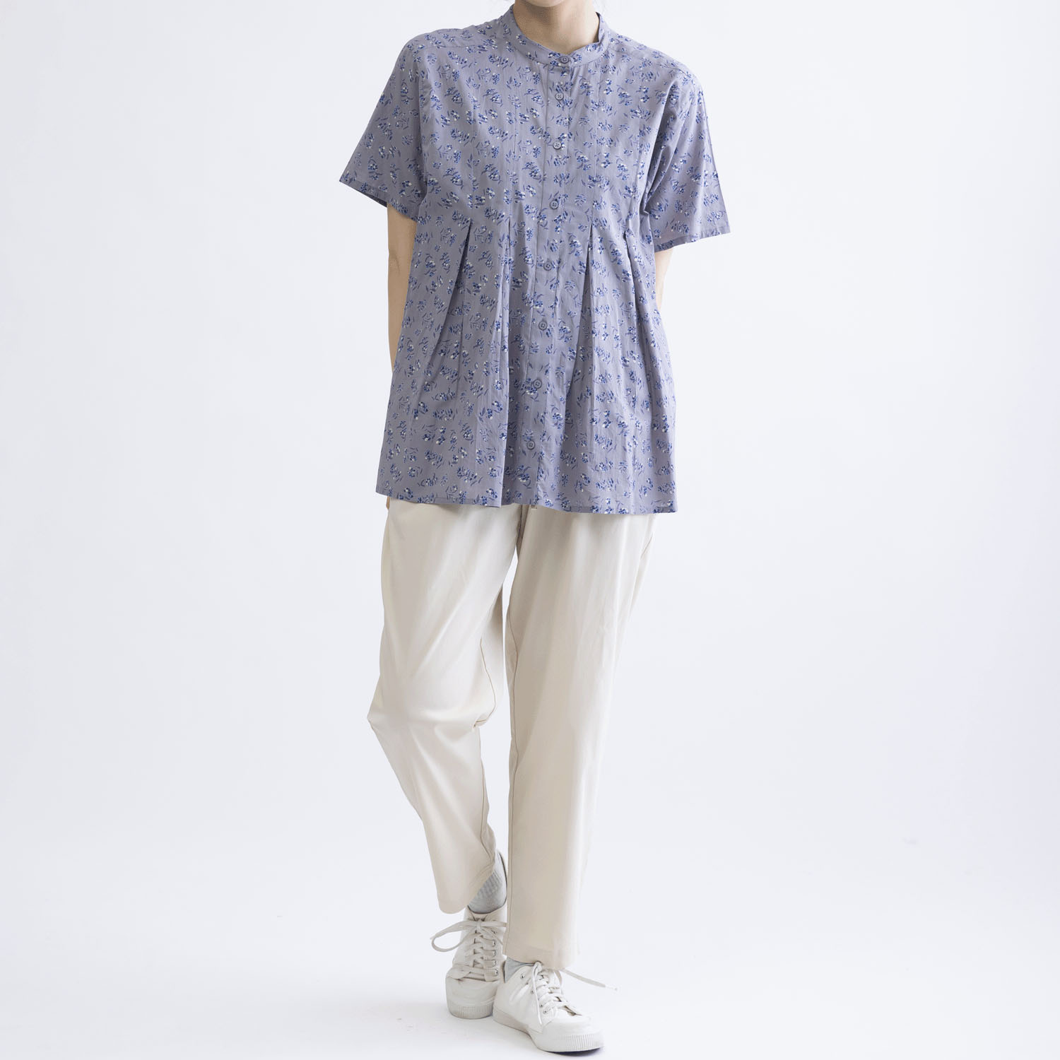 花柄フロントタック5分袖前開きブラウス