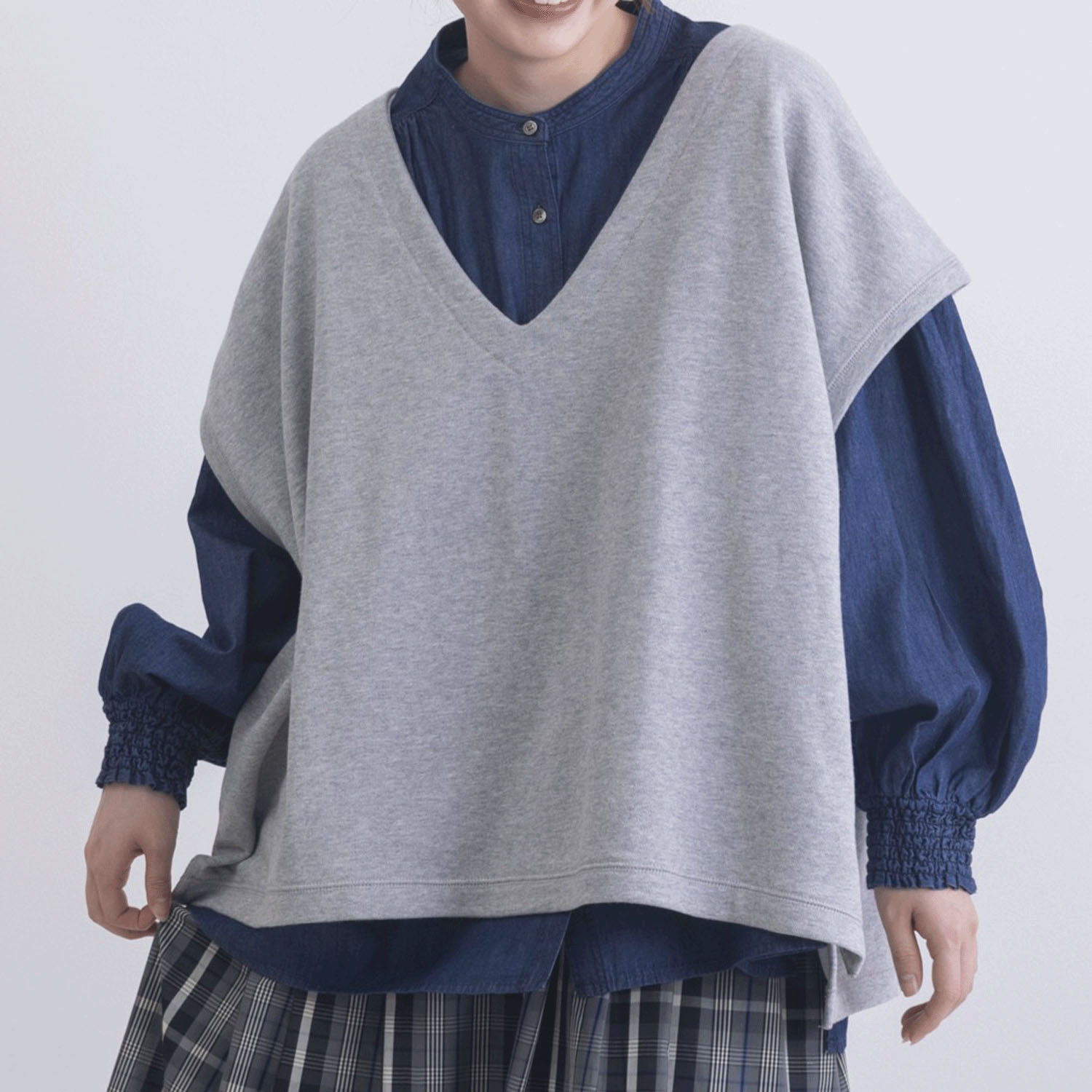 CVC裏毛深Vネックベスト - 画像1