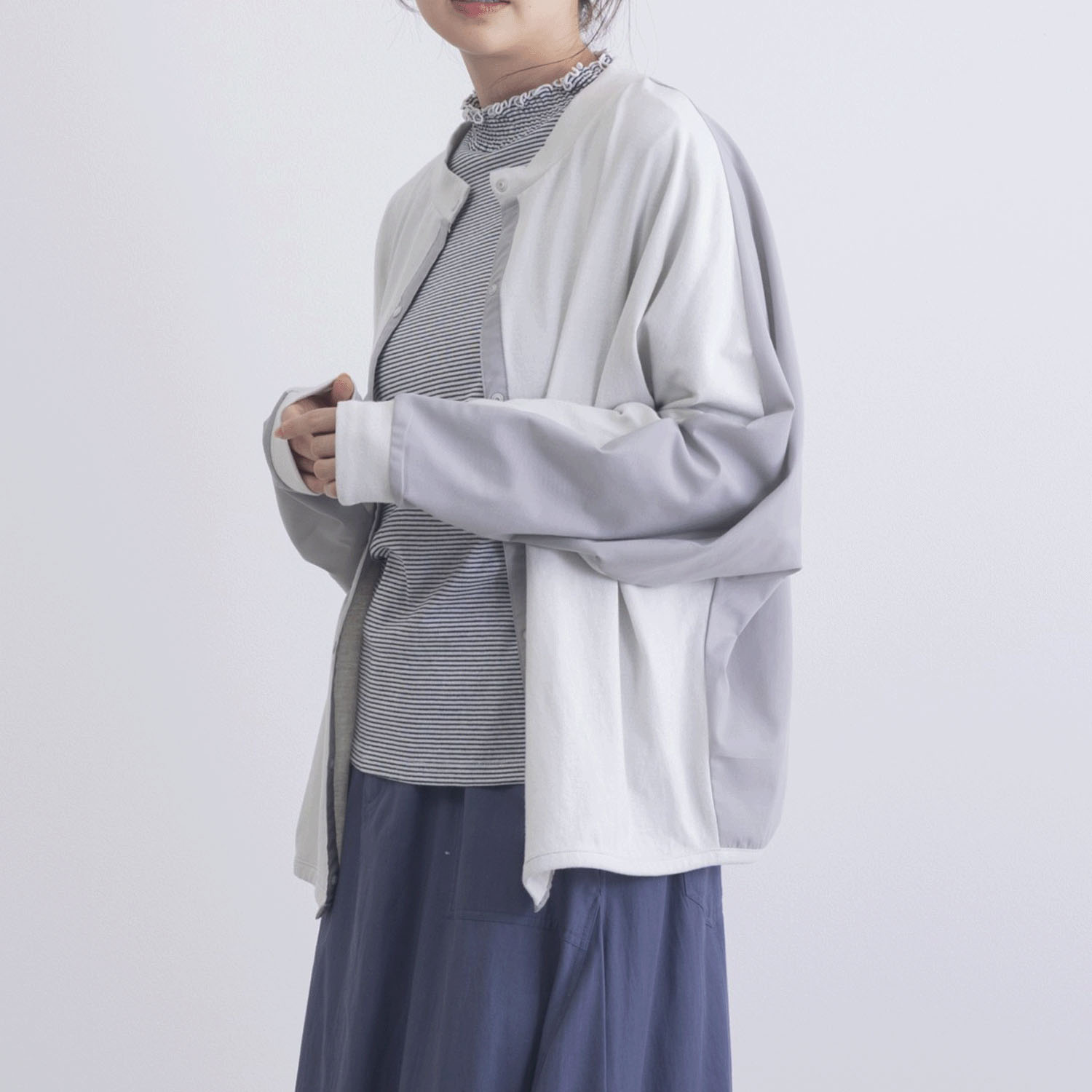 T／Cピーチ起毛布帛使いカーディガン - 画像3