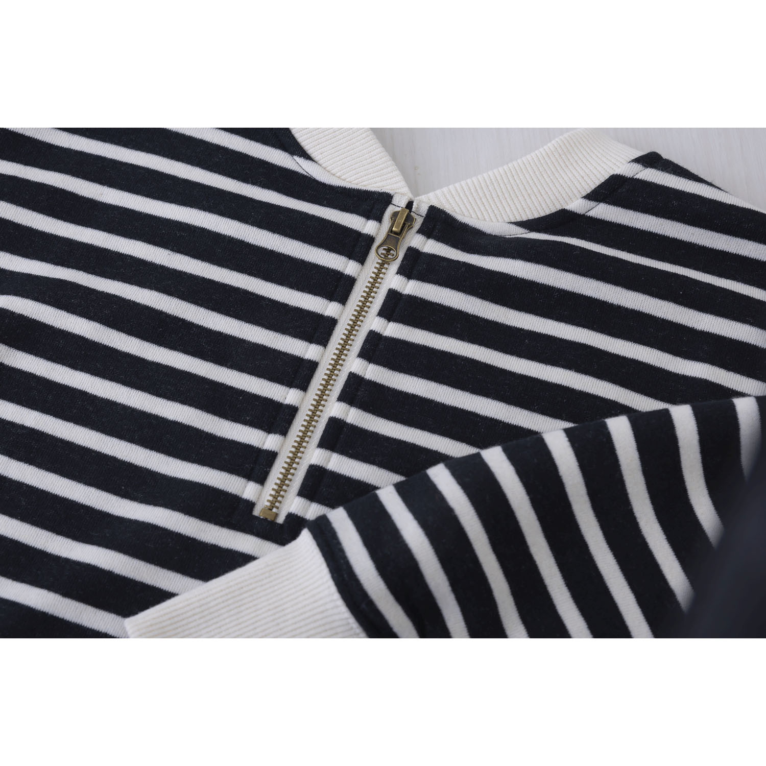 CVC裏起毛ボーダー柄バックジップアップPO - 画像10