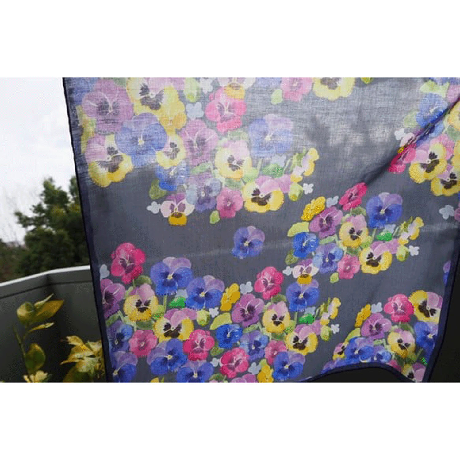 miyaco スカーフにもなる水彩画 ハンカチ パンジー - 画像4