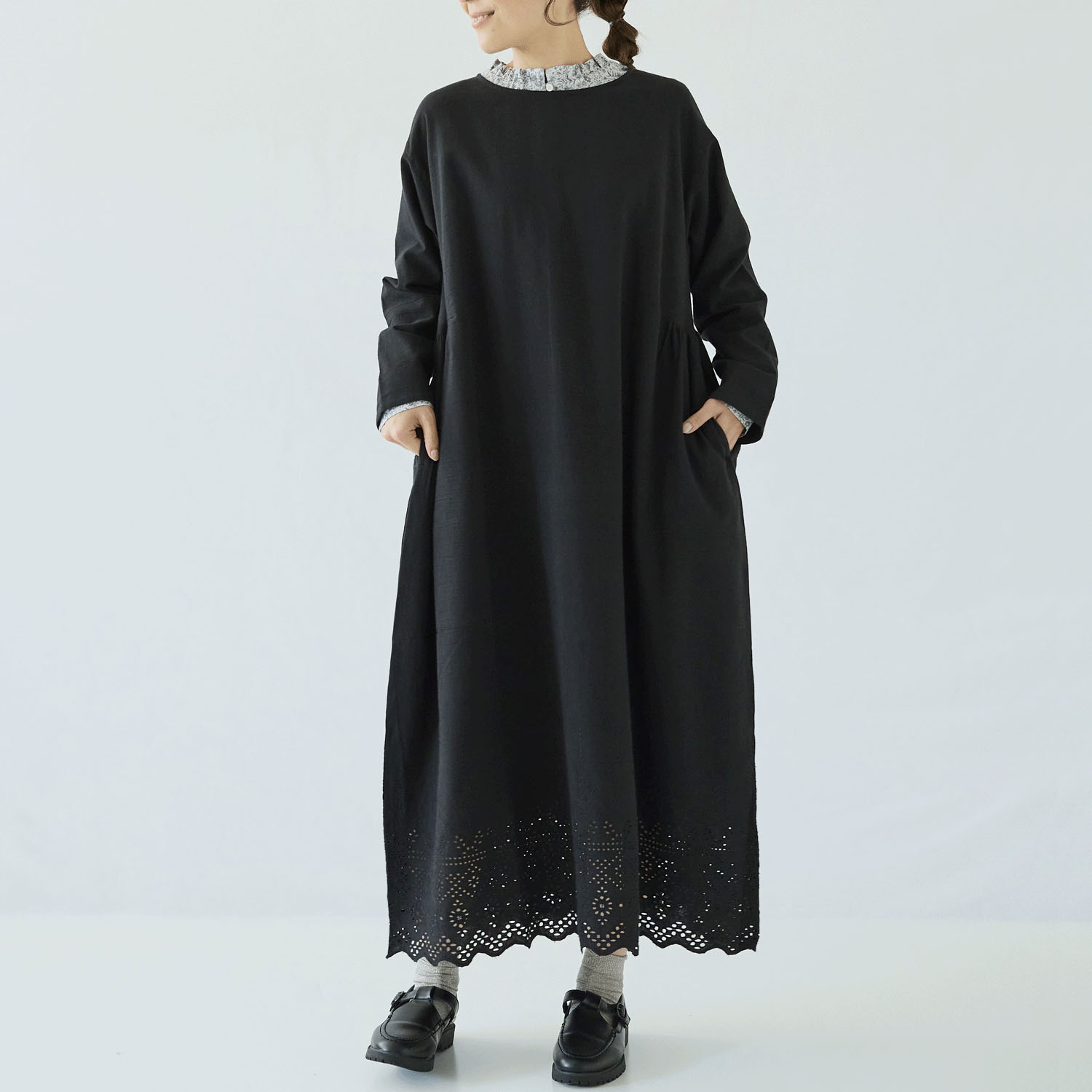 ノンノ 布帛綿麻＋裾パネル刺繍ワンピース - 画像11