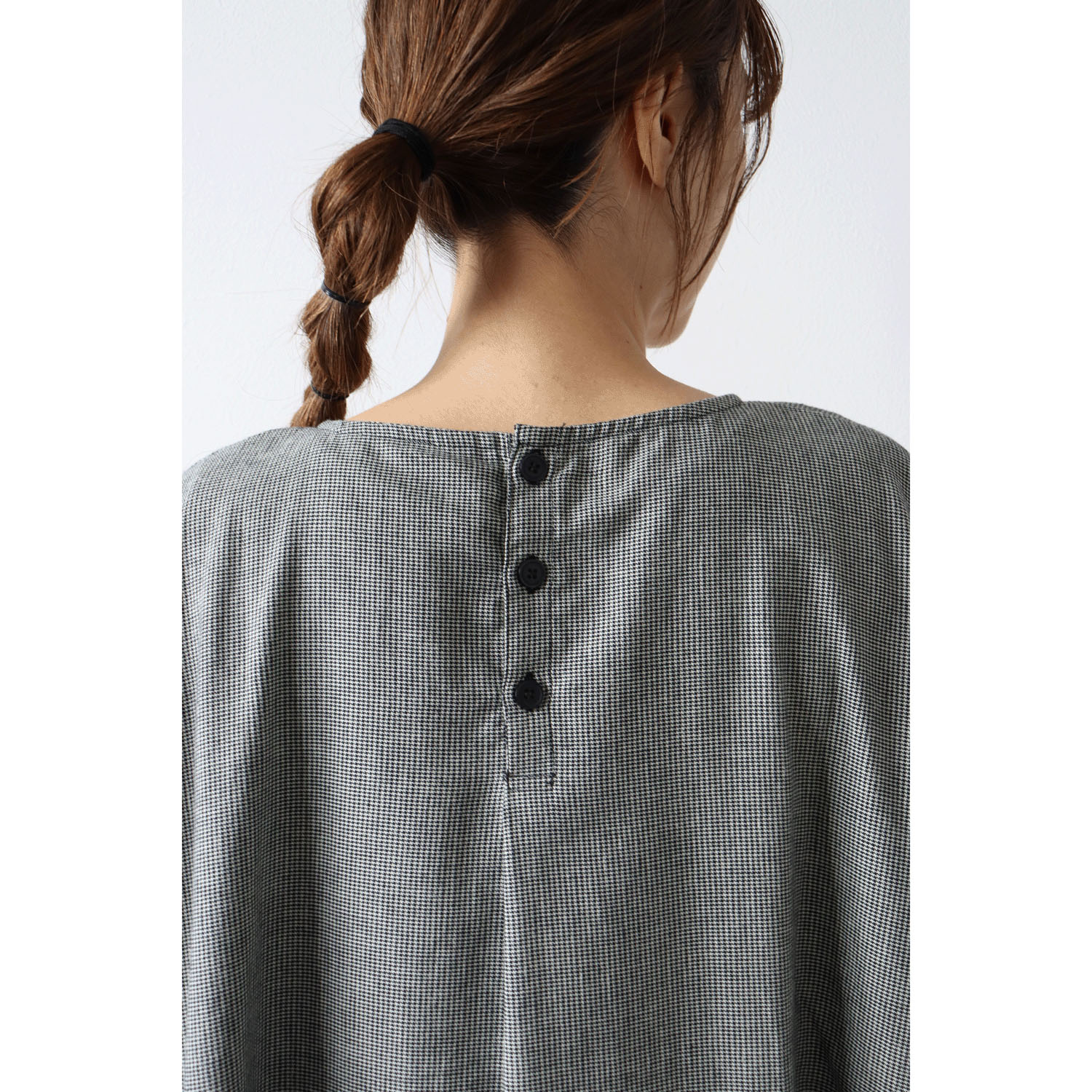 ノンノ 布帛綿麻＋裾パネル刺繍ワンピース - 画像5