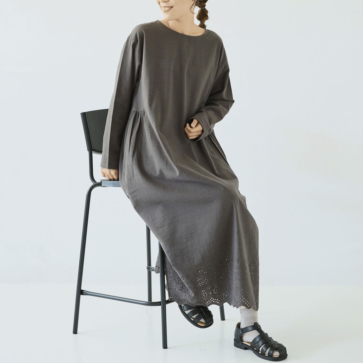 ノンノ 布帛綿麻＋裾パネル刺繍ワンピース - 画像6