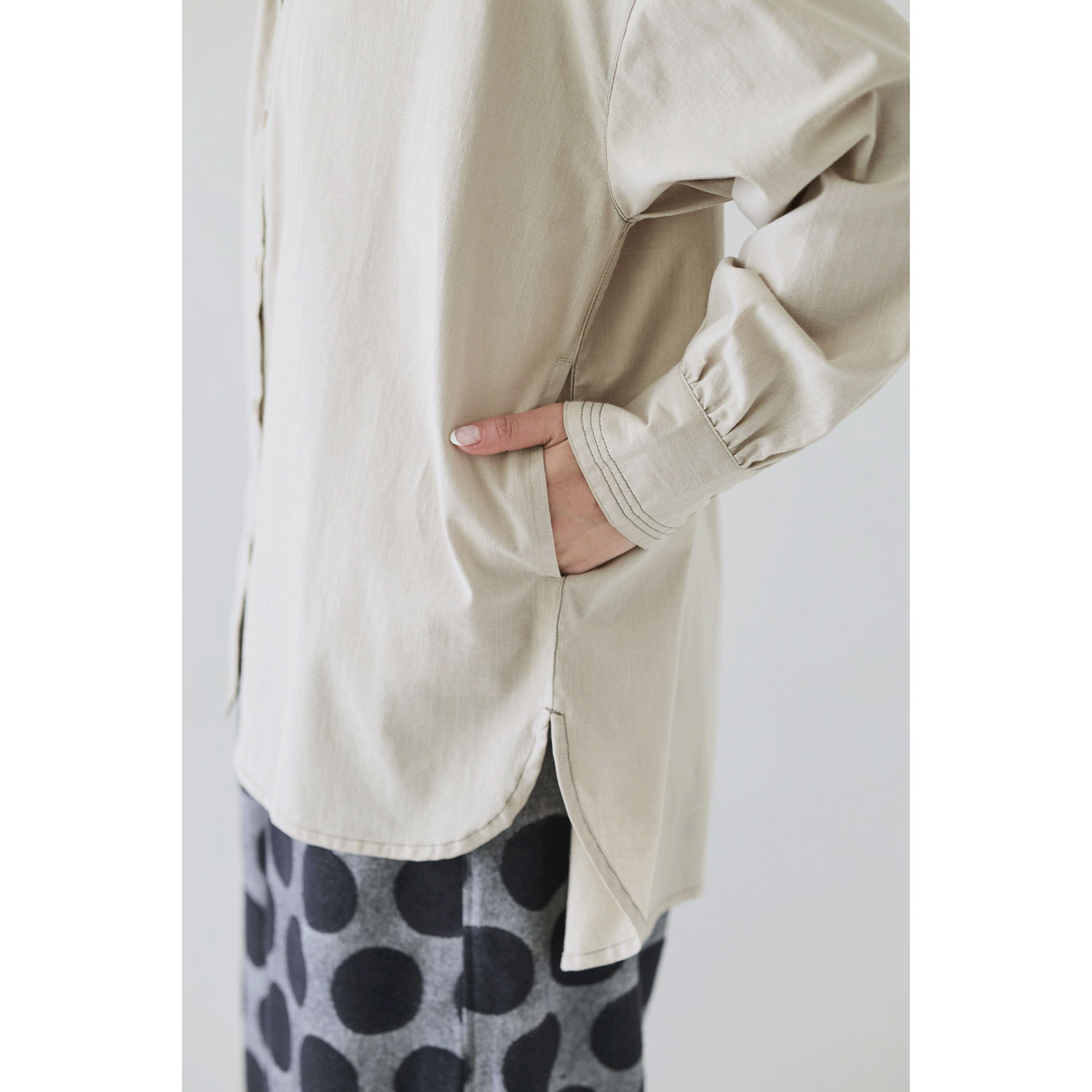 cloudnine ノンノ 配色ステッチ入り前開きチュニック - 画像11