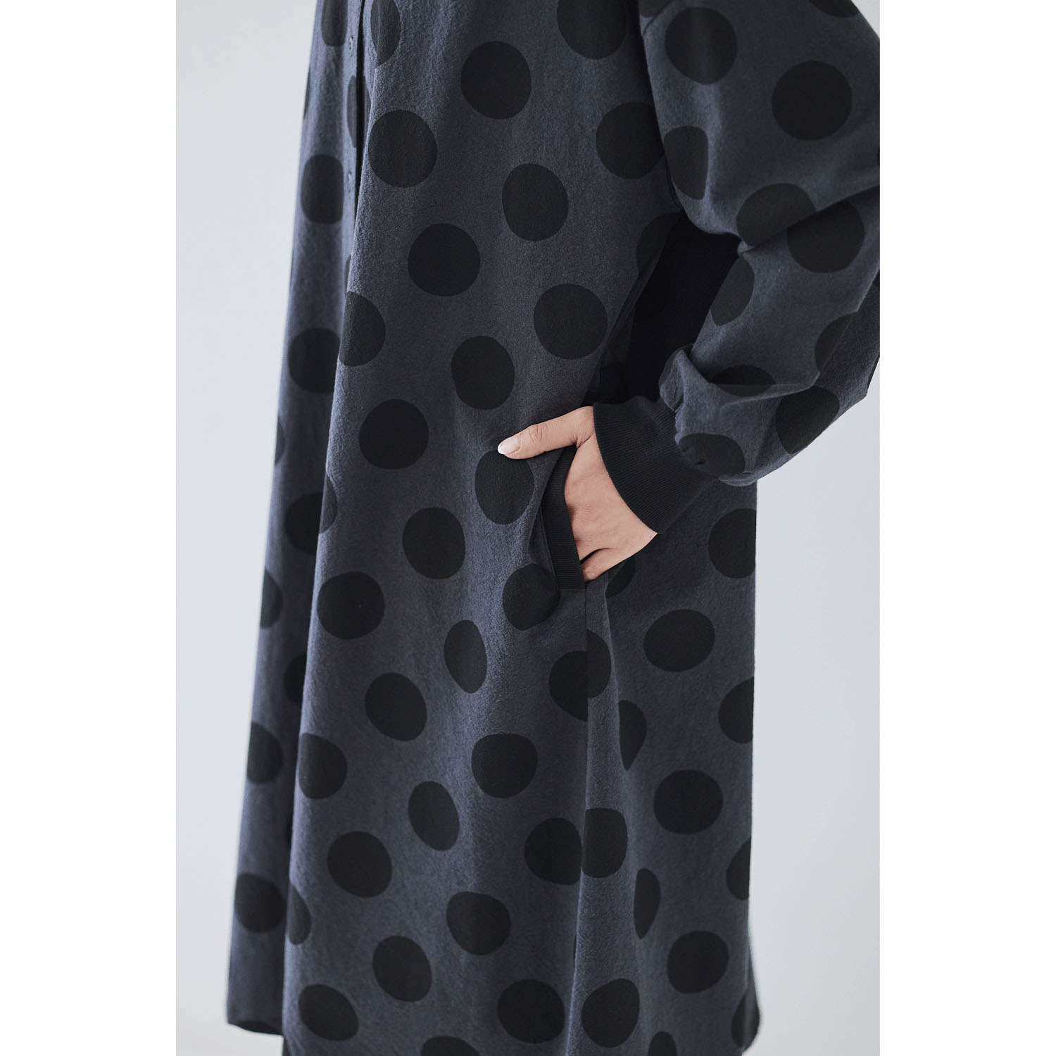 cloudnine ノンノ ドット柄プリント＋リブ 前開きワンピース - 画像14