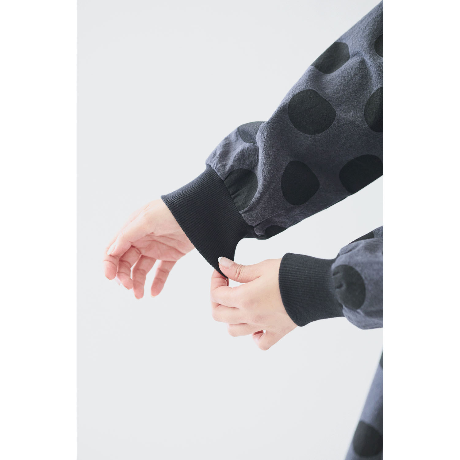 cloudnine ノンノ ドット柄プリント＋リブ 前開きワンピース - 画像16