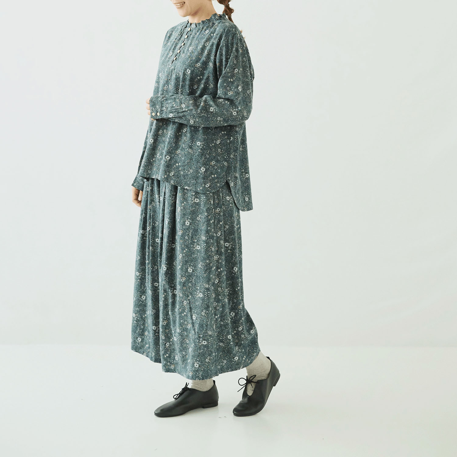 ノンノ フリルネックギャザー入りブラウス - 画像9