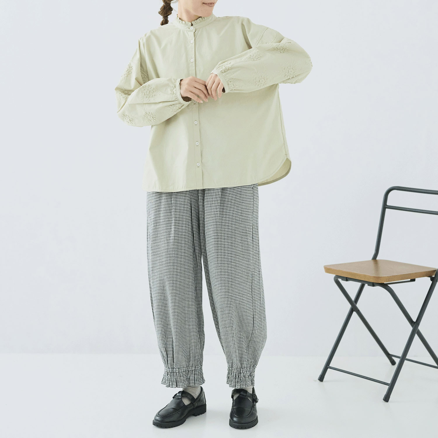 cloudnine ノンノ 襟フリル付き刺繍入りブラウス - 画像9