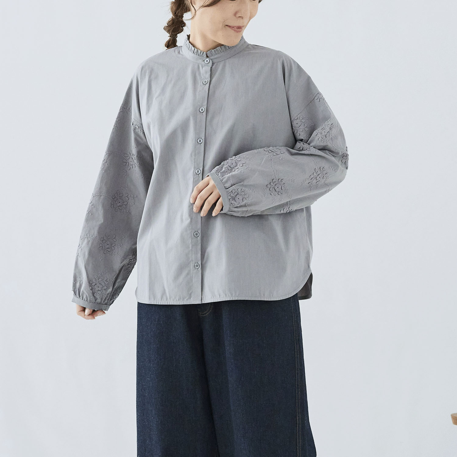 cloudnine ノンノ 襟フリル付き刺繍入りブラウス - 画像1