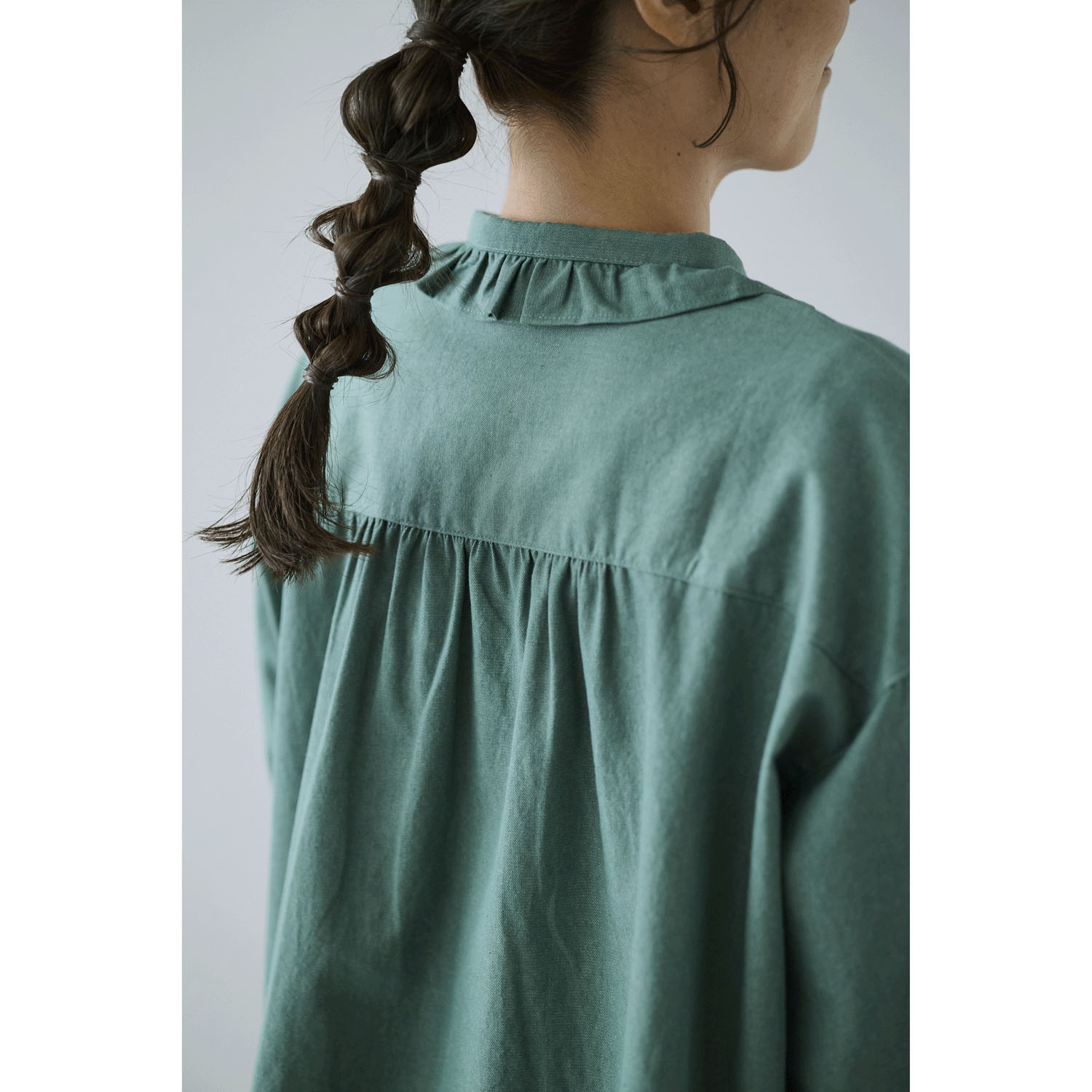 cloudnine ノンノ 布帛デニムフリル付ブラウス - 画像9