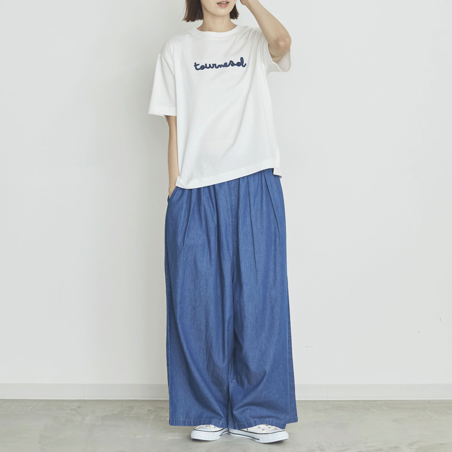 オーブ m．n ブラシ刺繍ワイドクルーネックTシャツ - 画像4