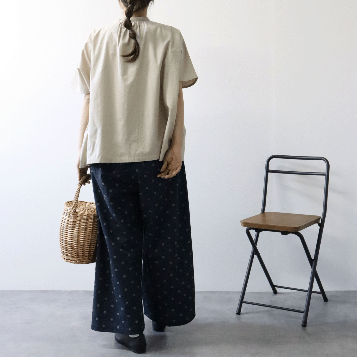 cloudnine ノンノ 3．5ozカラーデニム前立てフリルブラウス - 画像3