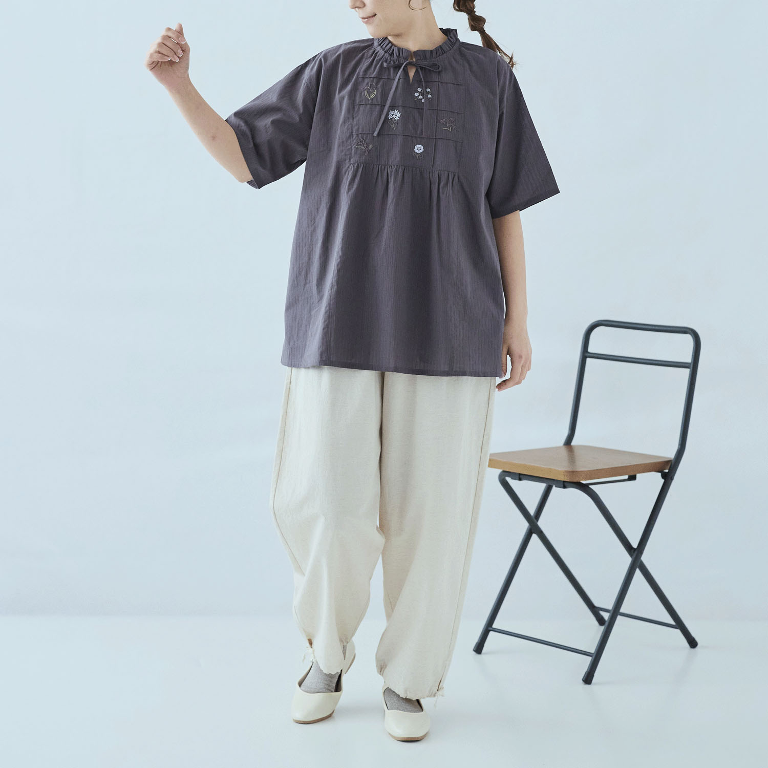 cloudnine ノンノ 花刺繍ネックフリルチュニック - 画像2