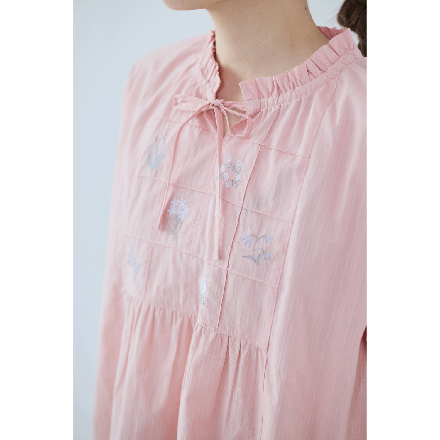 cloudnine ノンノ 花刺繍ネックフリルチュニック - 画像16