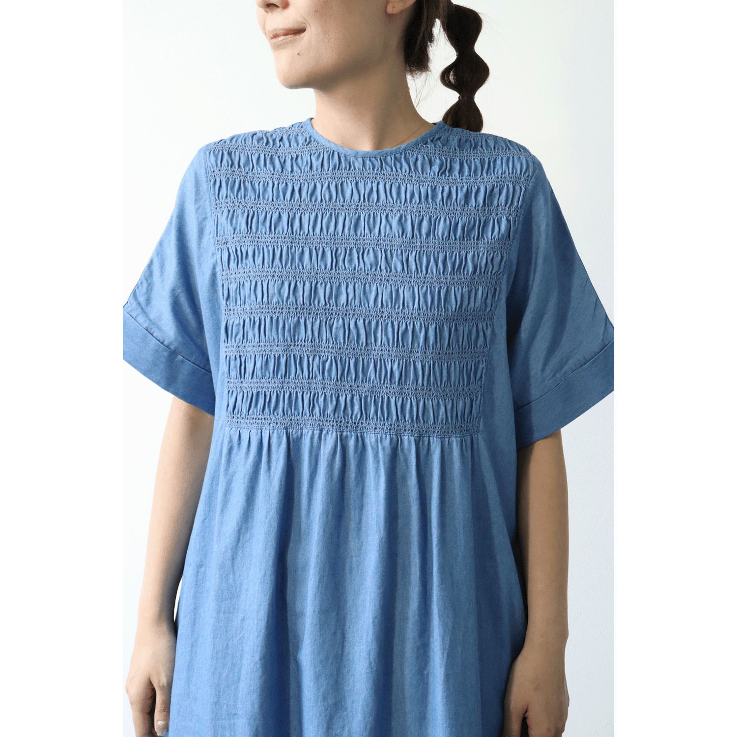 cloudnine ノンノ 3．5ozデニム スモッキング刺繍ワンピース - 画像13