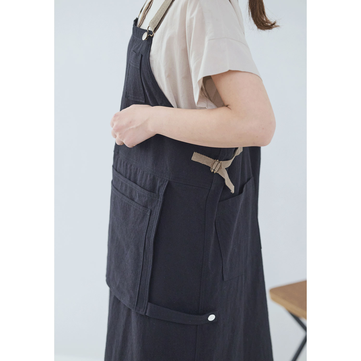 cloudnine 先染めツイル ふらしポケット付サロペットエプロン - 画像6