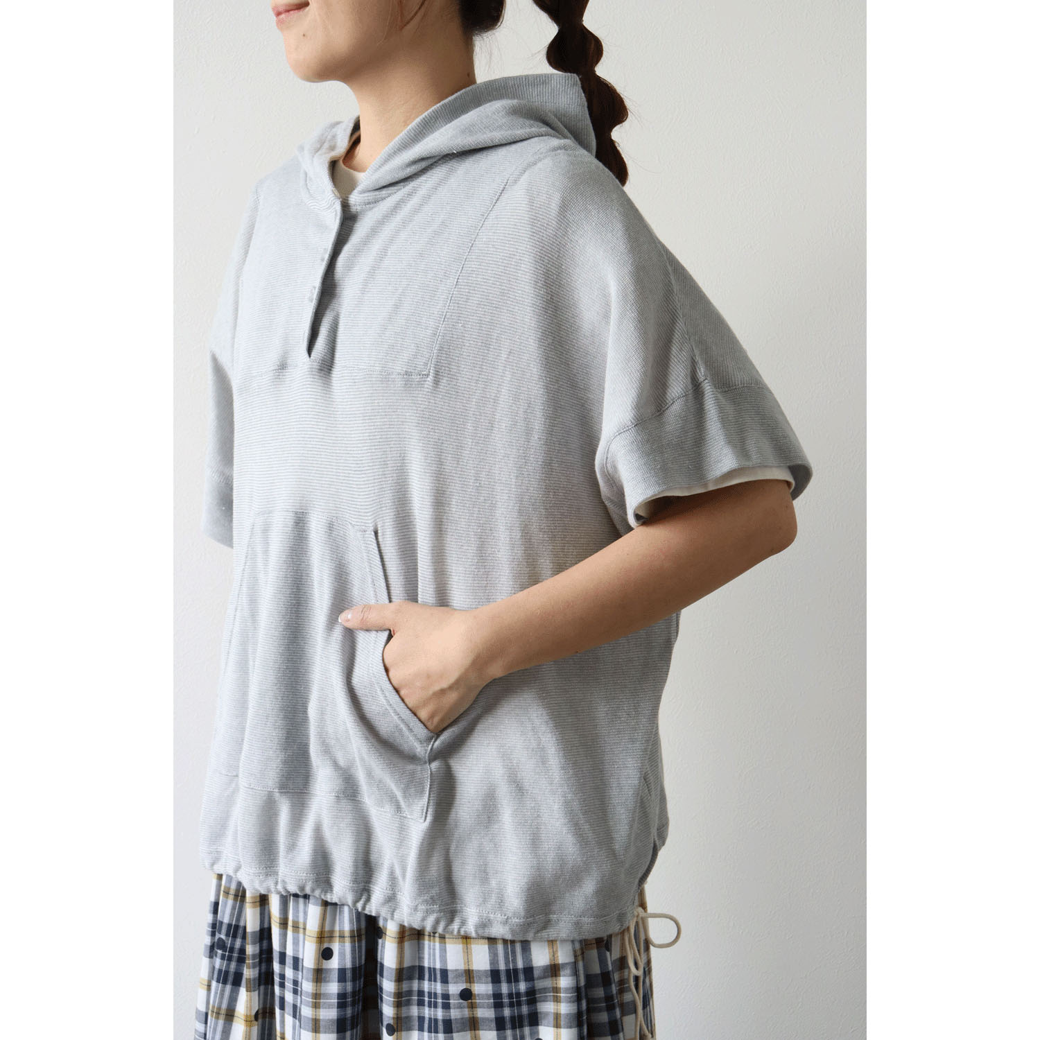 cloudnine SZガーゼ天竺 フード付きドルマン5分袖カットソー - 画像9