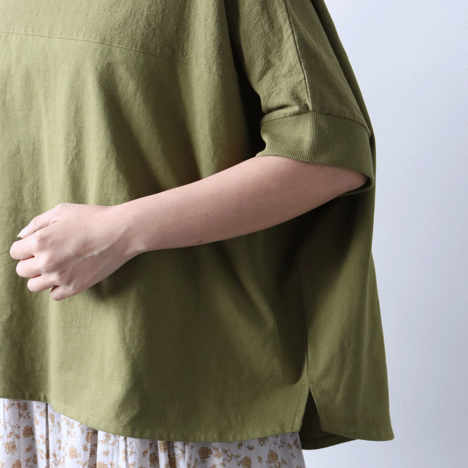 cloudnine UV加工 コットン天竺×綿麻布帛切替ドルマンハーフ袖カットソー - 画像10