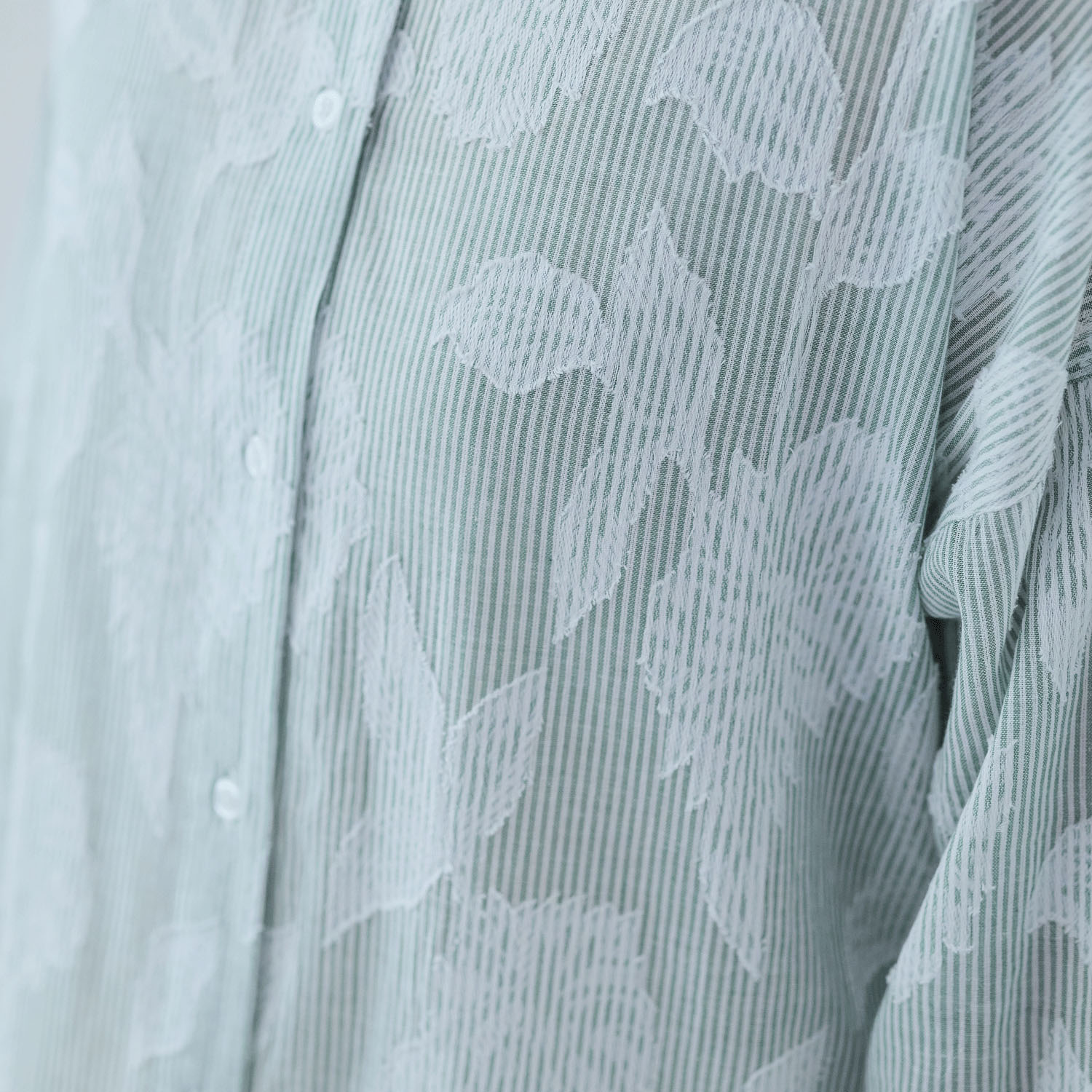 cloudnine 花柄ジャカードが映える コットンストライプブラウス - 画像12