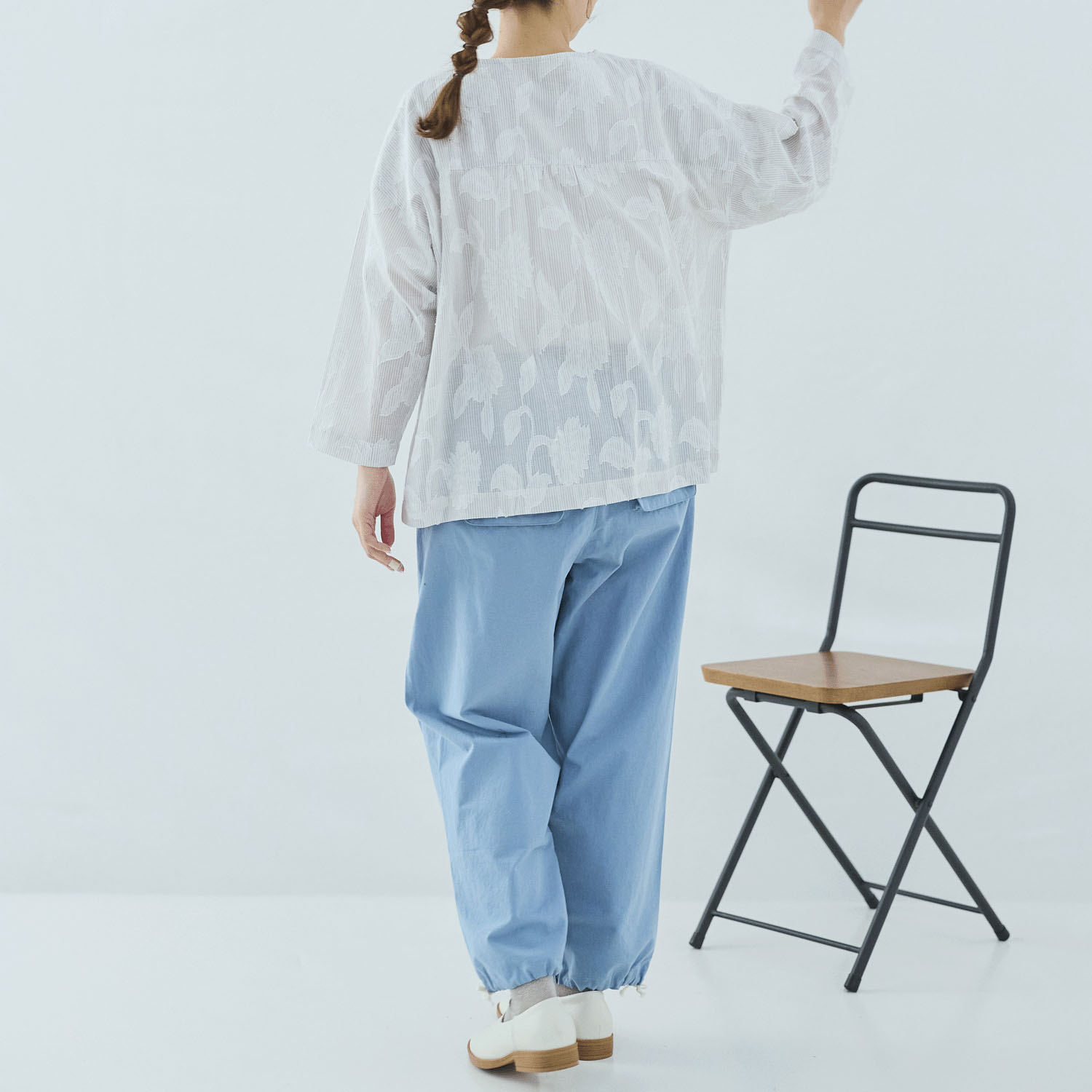 cloudnine 花柄ジャカードが映える コットンストライプブラウス - 画像6