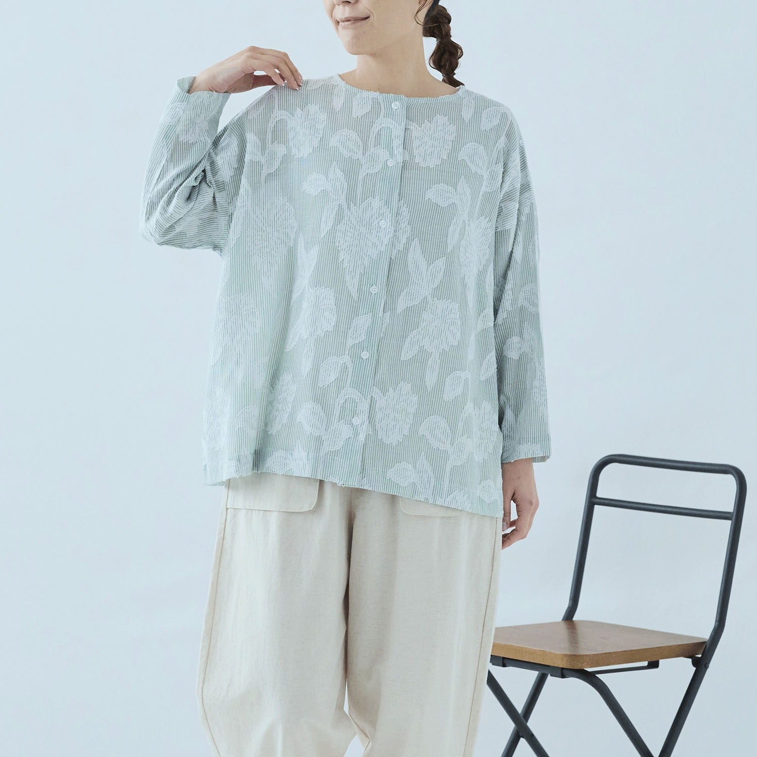 cloudnine 花柄ジャカードが映える コットンストライプブラウス - 画像1