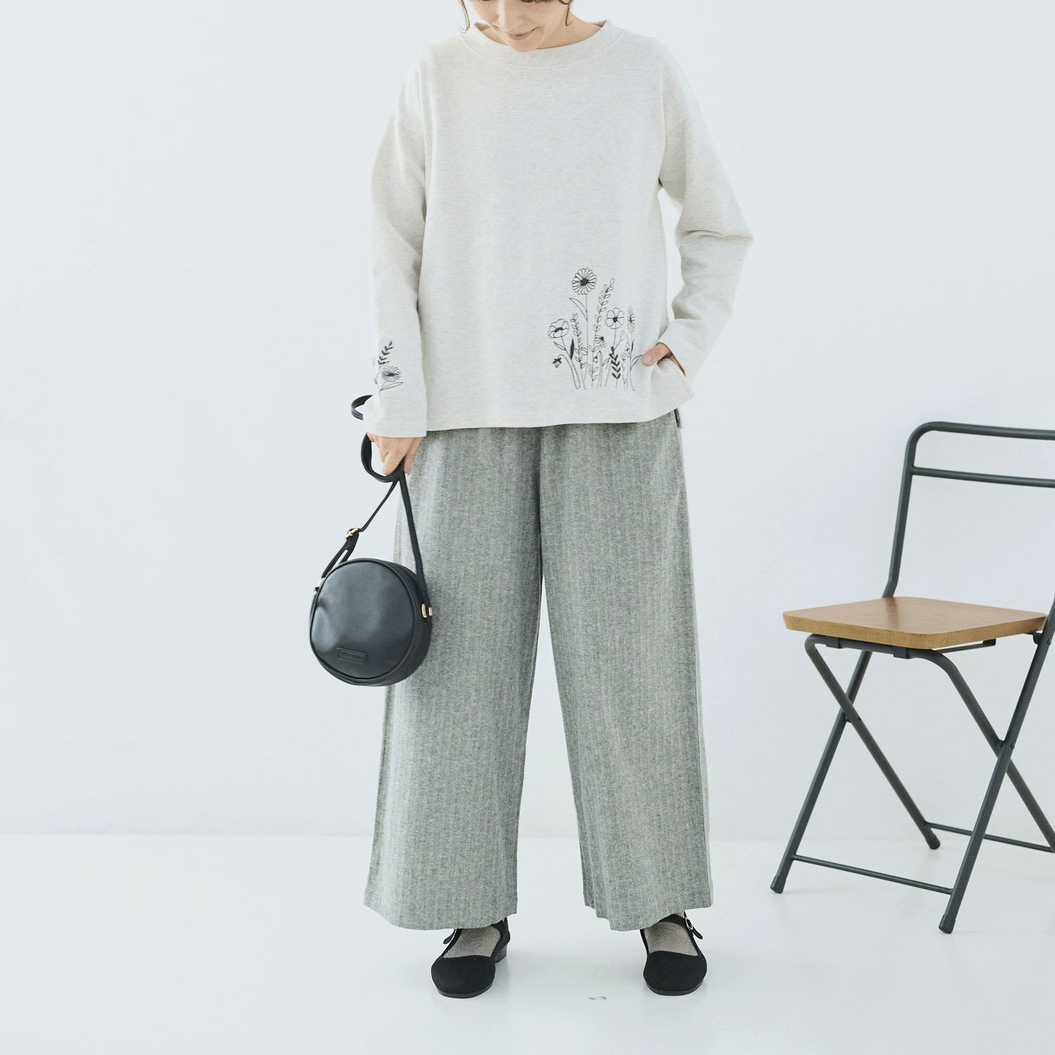 cloudnine ノンノ 裏毛無地先染め無地 ＋花柄刺繍入り カットソー - 画像7