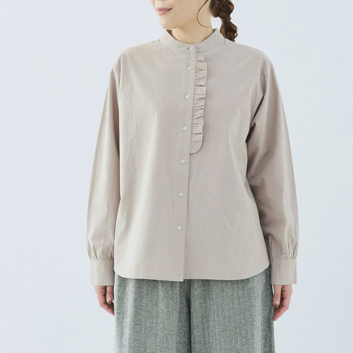 cloudnine ノンノ 綿麻布帛無地／チェック柄スタンドカラー前立てフリルブラウス