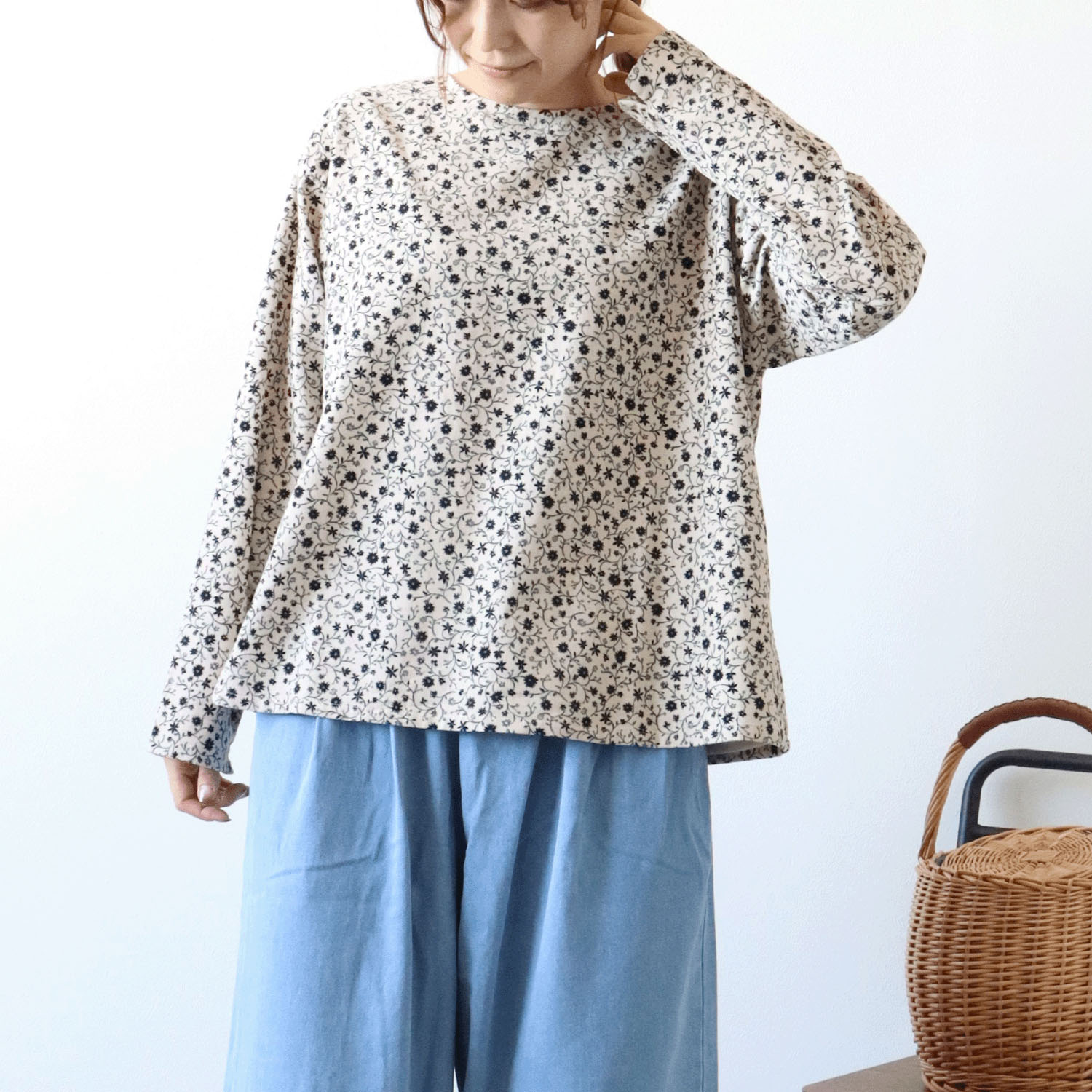 cloudnine ノンノ コーデュロイ小花柄pt後レイヤード風ブラウス - 画像2