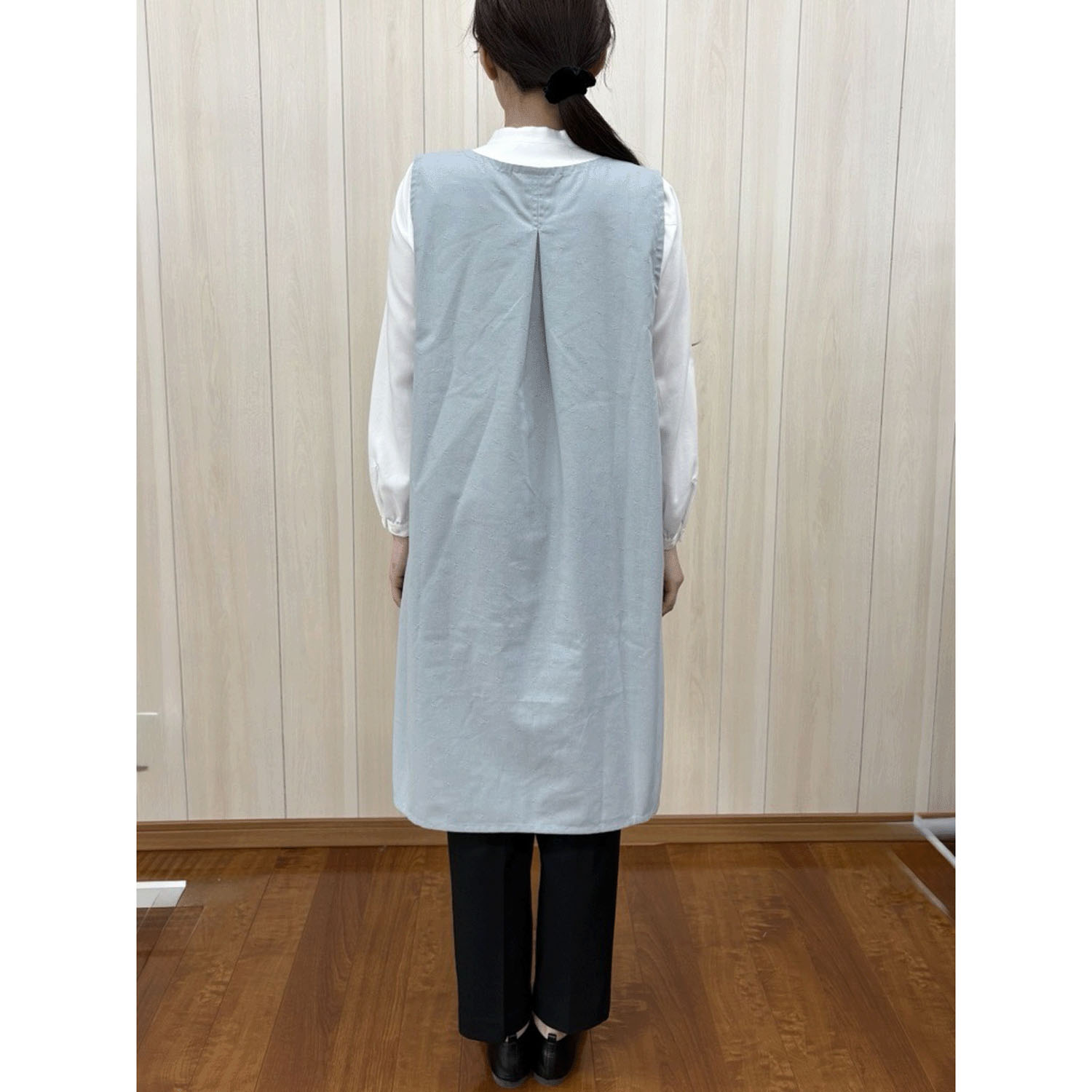 ECRU 刺繍ギャザー入りエプロン - 画像9