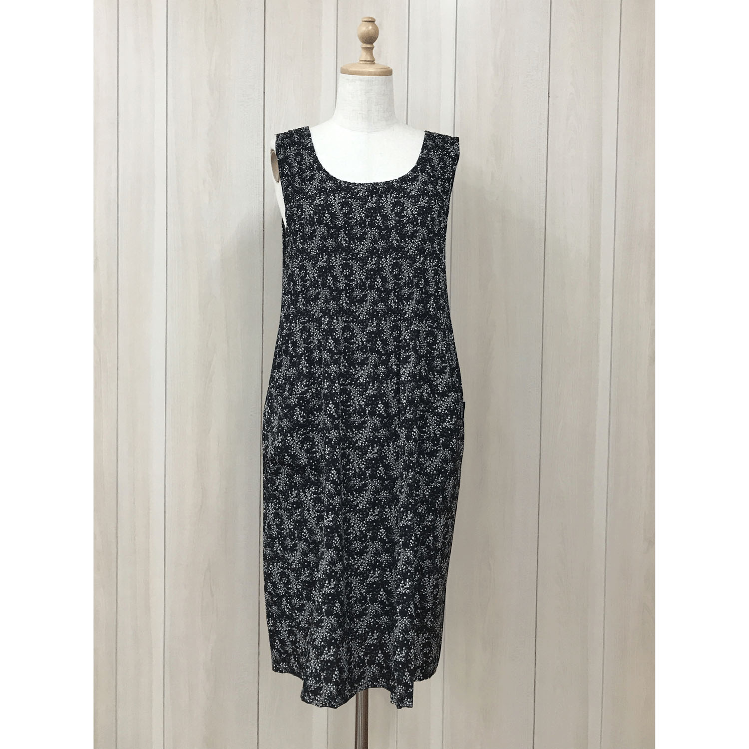 シルキータッチプリント ロングプリーツ花柄エプロン - 画像1