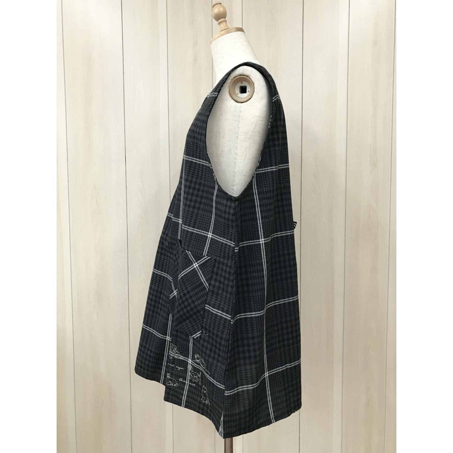 大寸先染めアニマル刺繍エプロン - 画像2