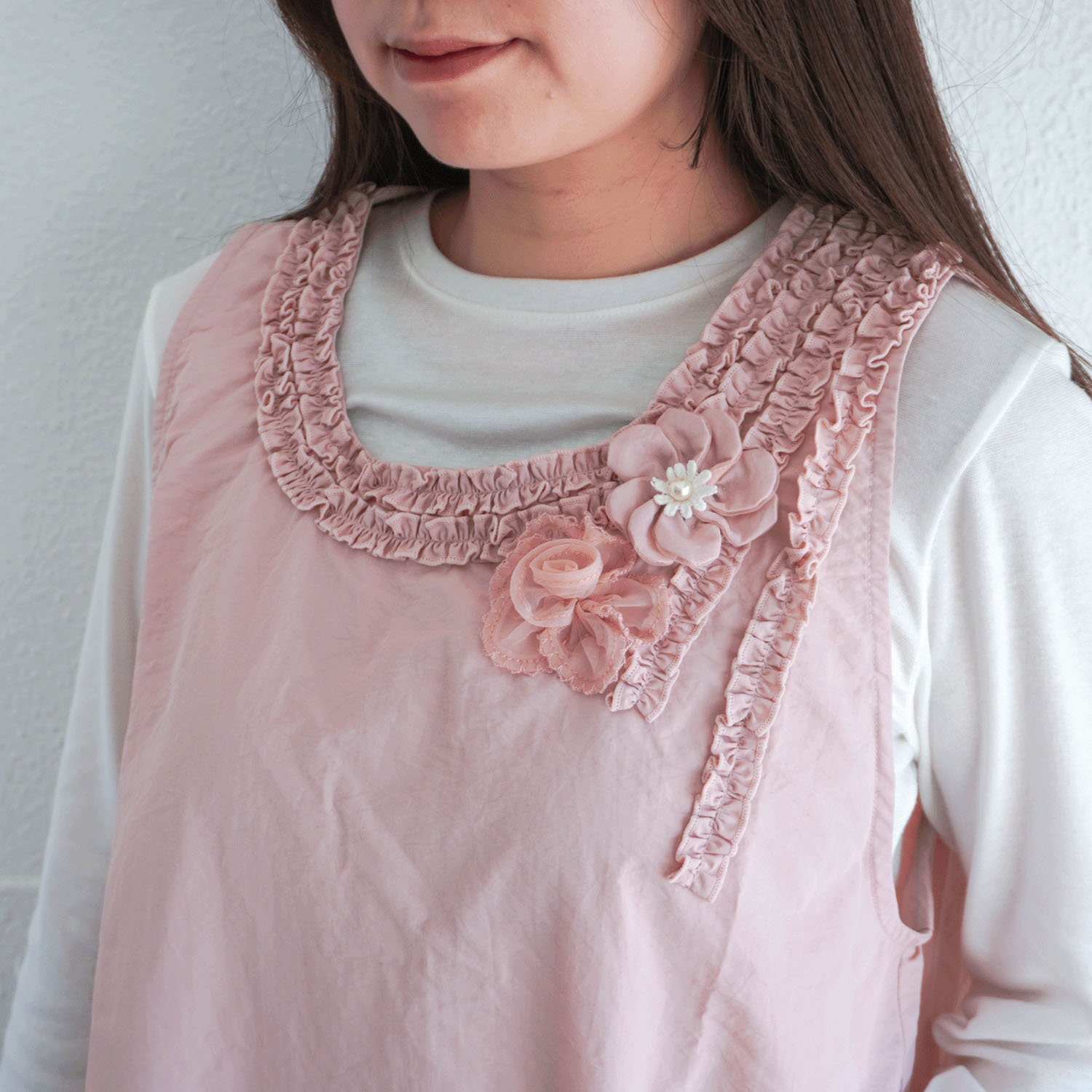 ナイロン花モチーフパール付き背ゴムエプロン - 画像6