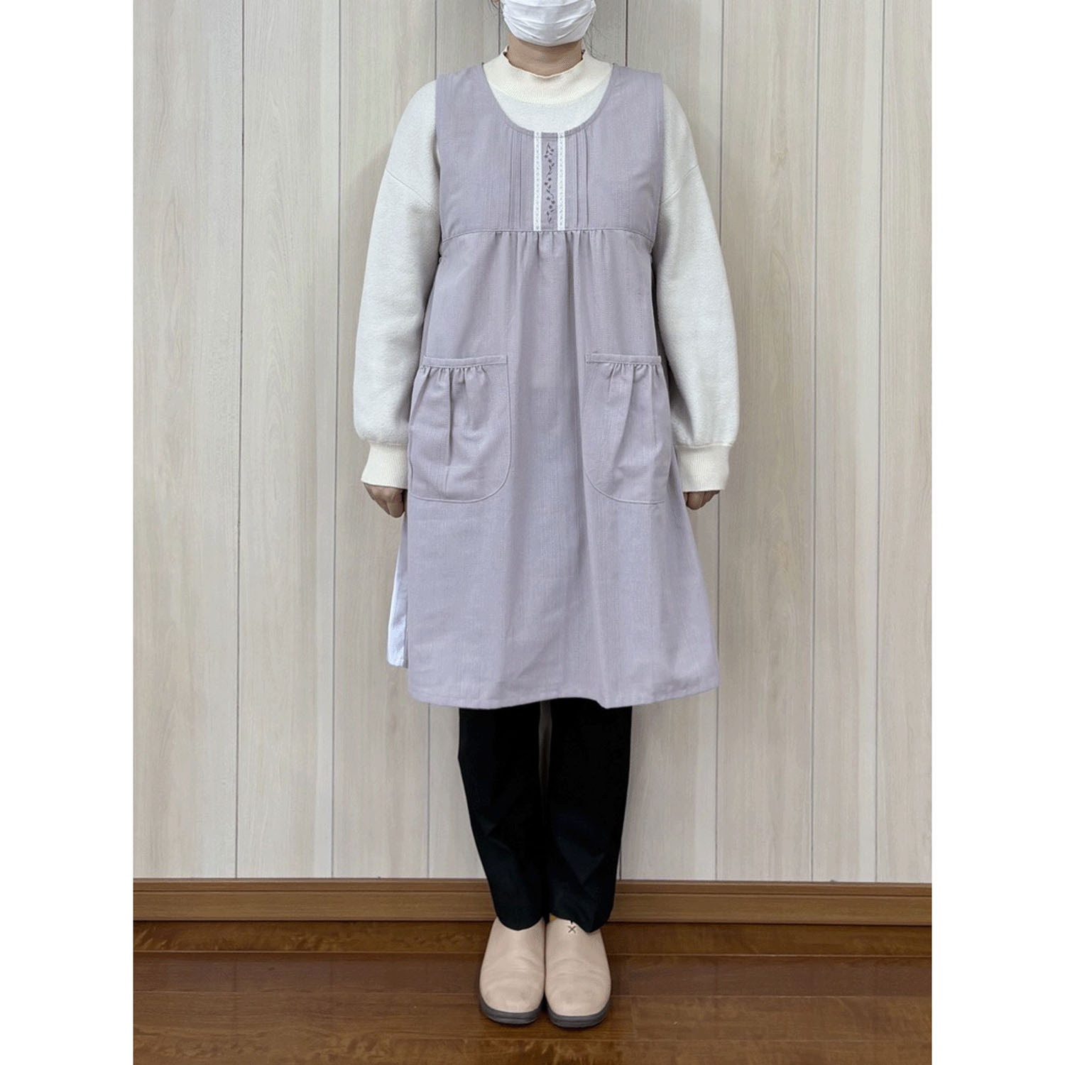 ECRU 先染め胸元レース刺繍エプロン - 画像1