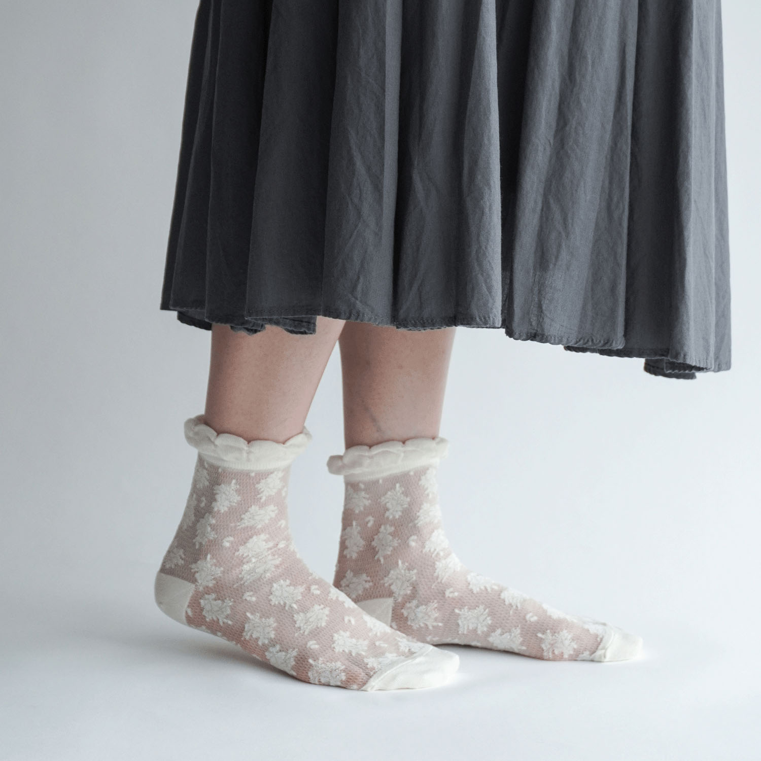 やわらかナイロン シースルーソックス  花草柄 - 画像10