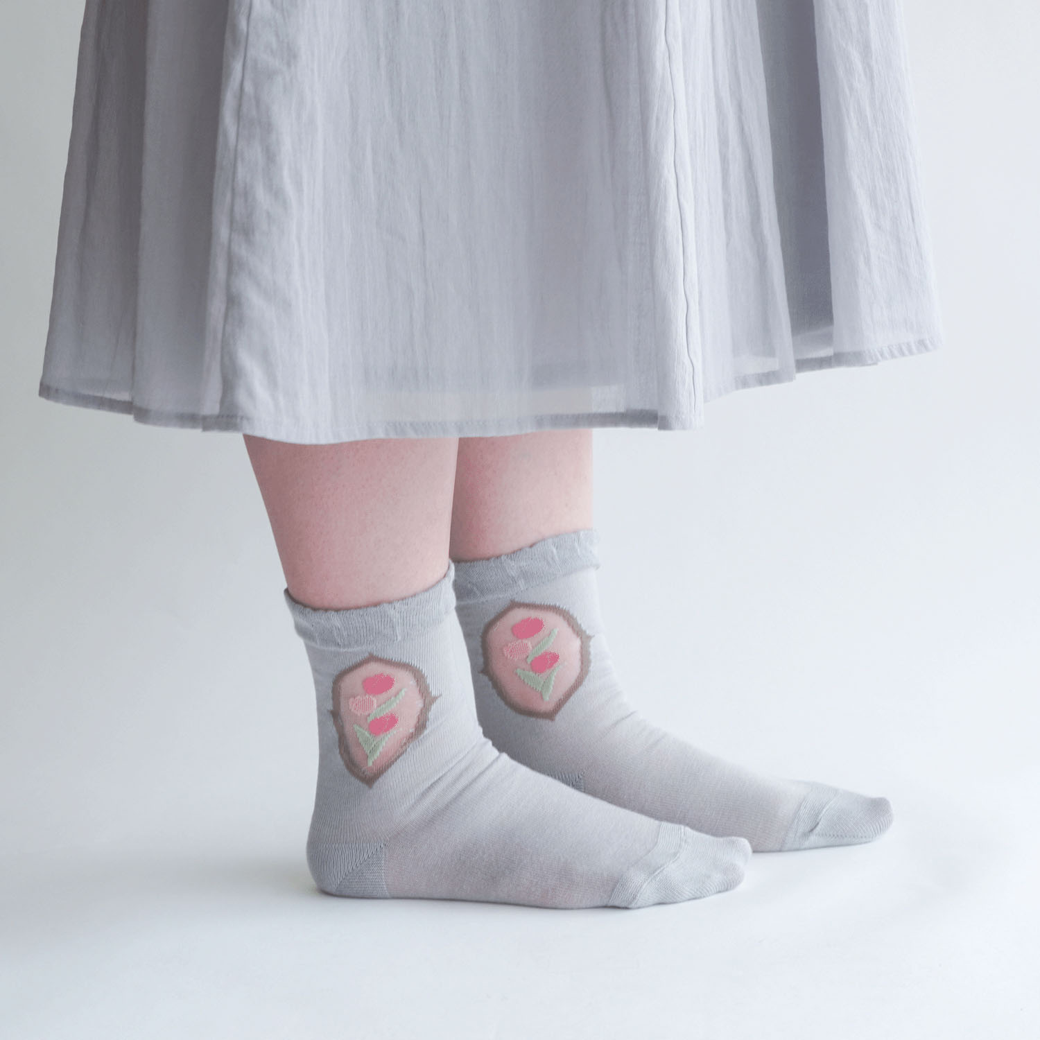 シースルーソックス 丈長  シルク混 くりぬき チューリップ柄 - 画像4