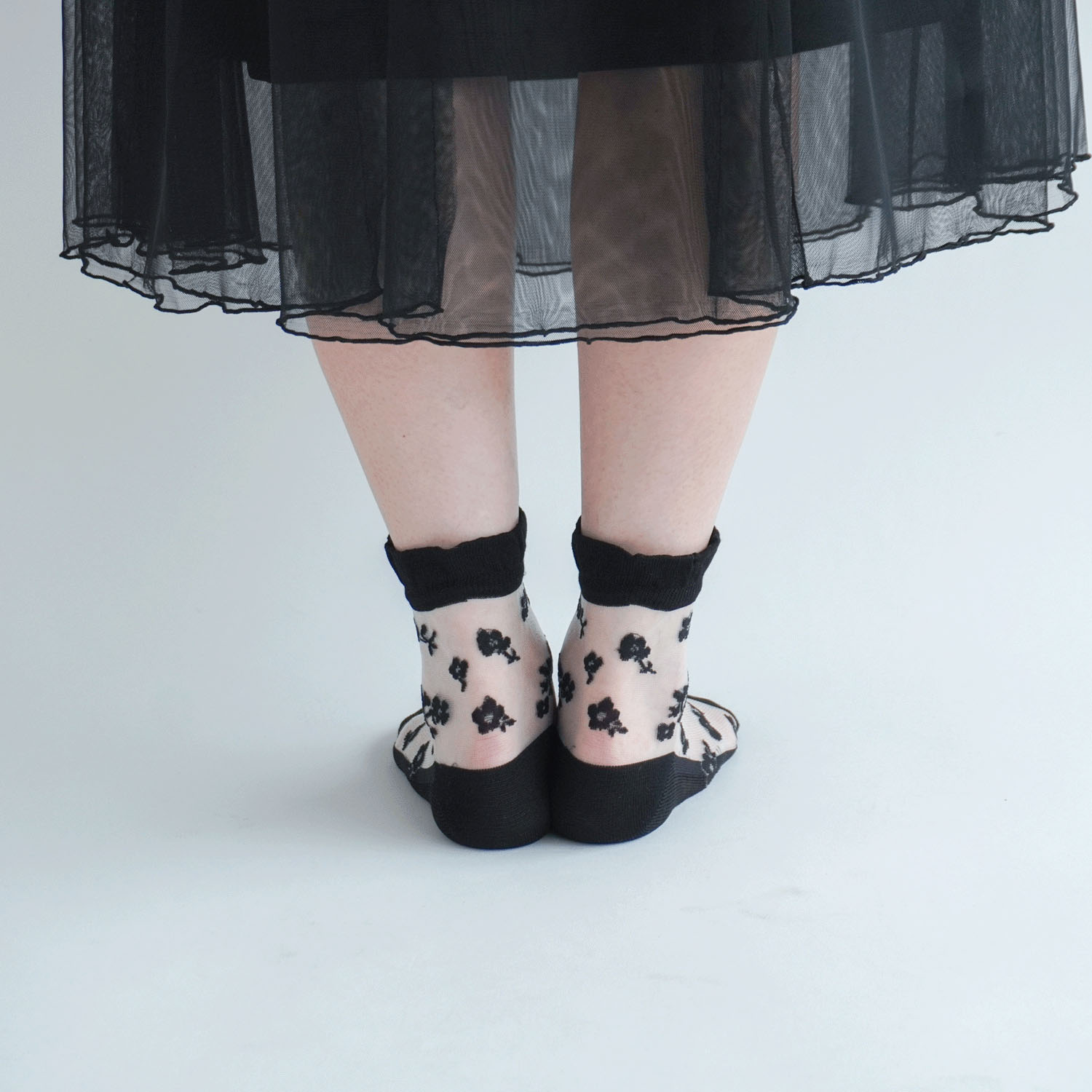 シースルーソックス クルー丈 モノトーン花柄 - 画像7