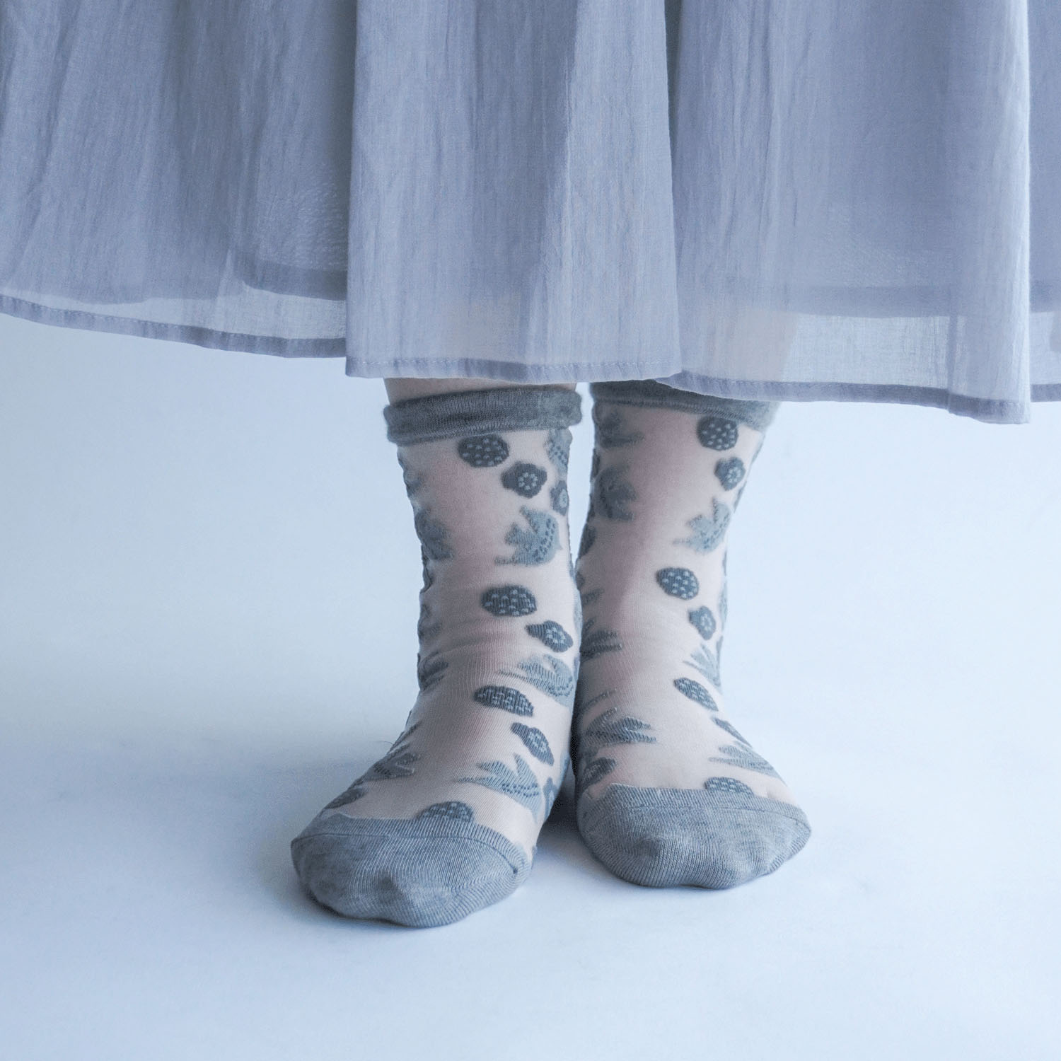 北欧調  鳥とお花総柄 シースルーソックス - 画像4