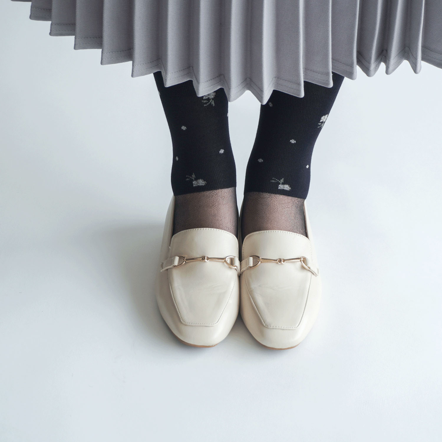 25AW新作 シースルー ハイソックス シルク混 お花柄【在庫限り】 - 画像12