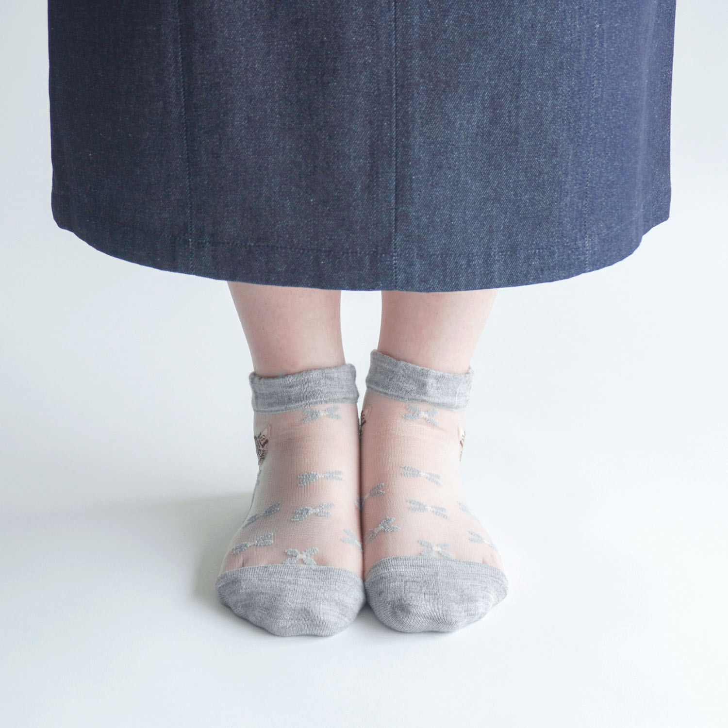 25AW  シースルーソックス クルー丈  カシミヤ混 猫柄【在庫限り】 - 画像4